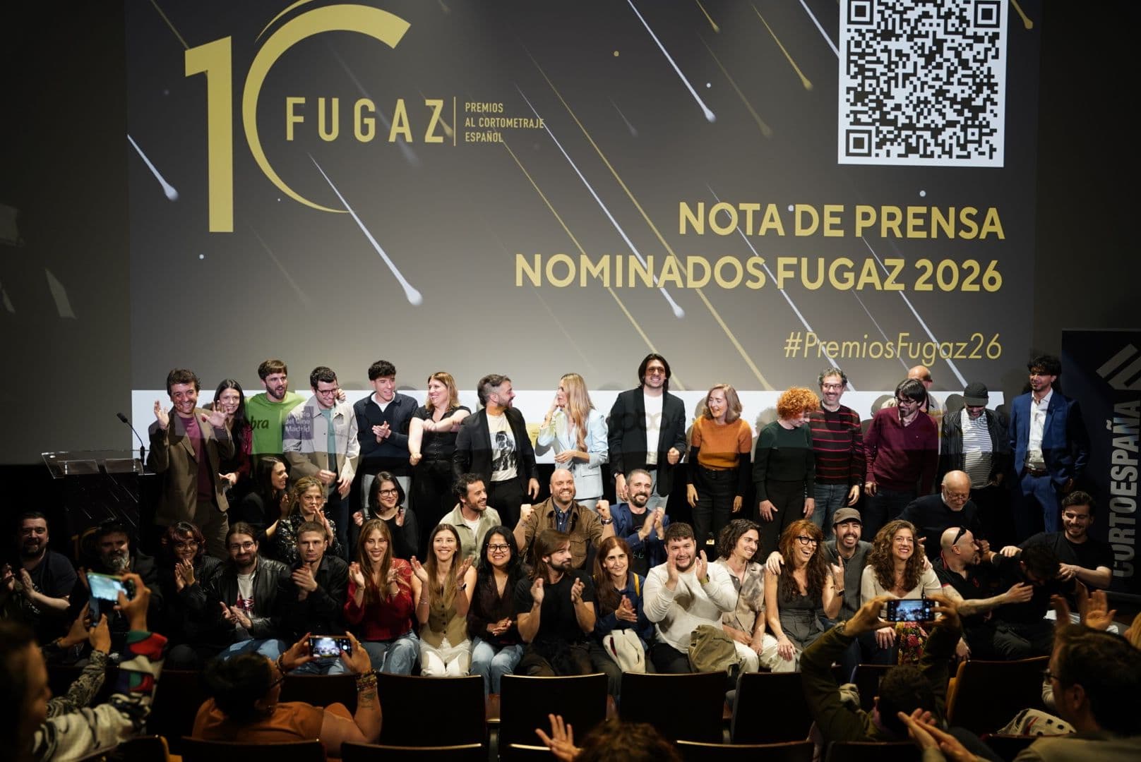 Foto de familia de los presentadores y nominados de la décima edición de los Premios Fugaz en la Academia de Cine en mayo de 2026