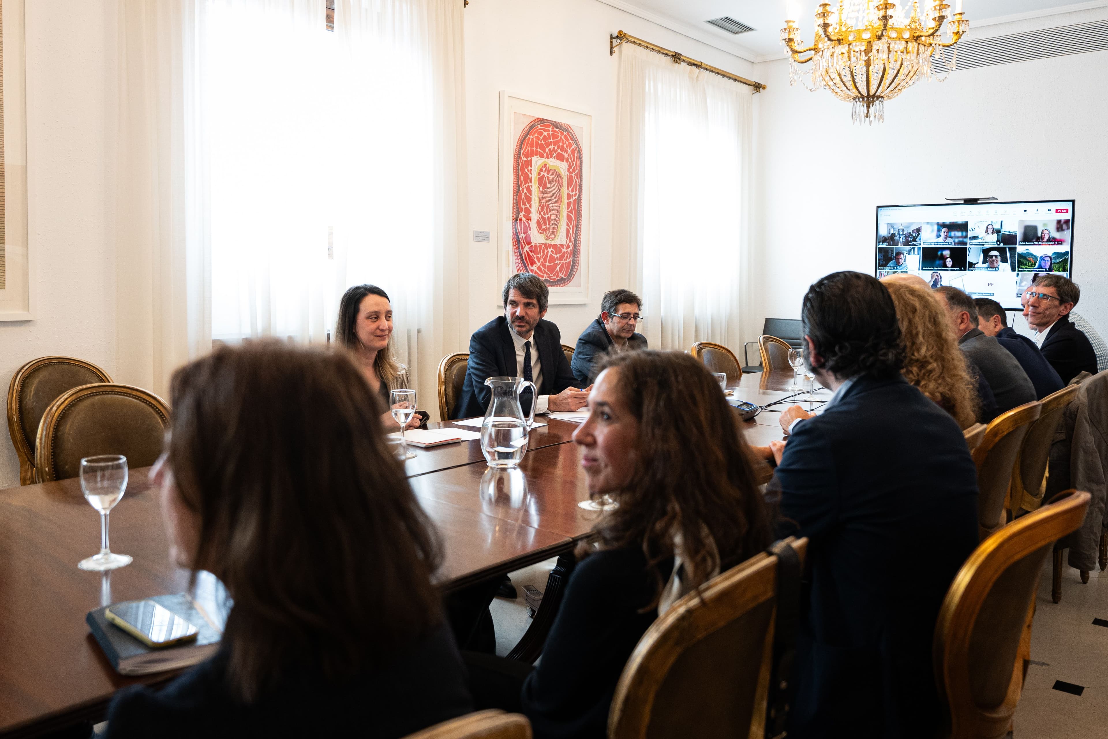 El ministro de Cultura, Ernest Urtasun, en su reunión con el sector audiovisual español para analizar los aranceles anunciados por Donald Trump