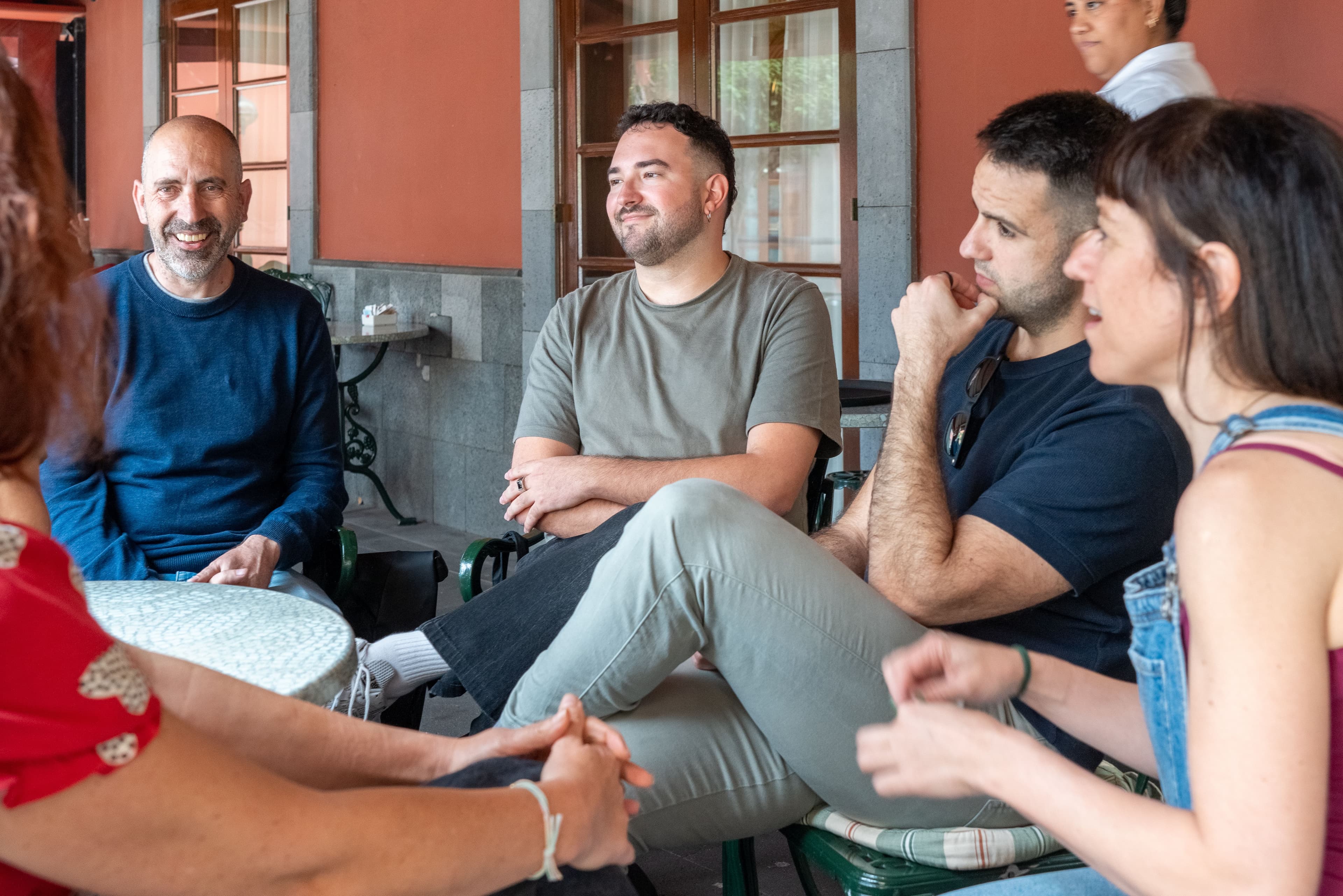 Equipo de IsLAbentura Canarias 2026 durante la fase de documentación