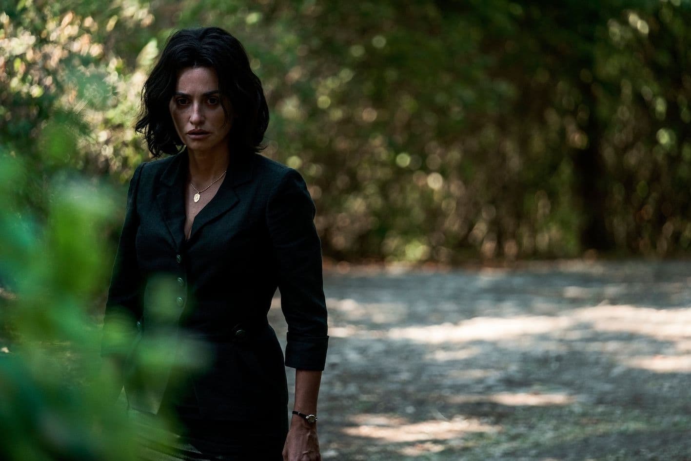 Penélope Cruz se adueña de lo nuevo de Michael Mann en cada una de sus escenas como Laura Ferrari