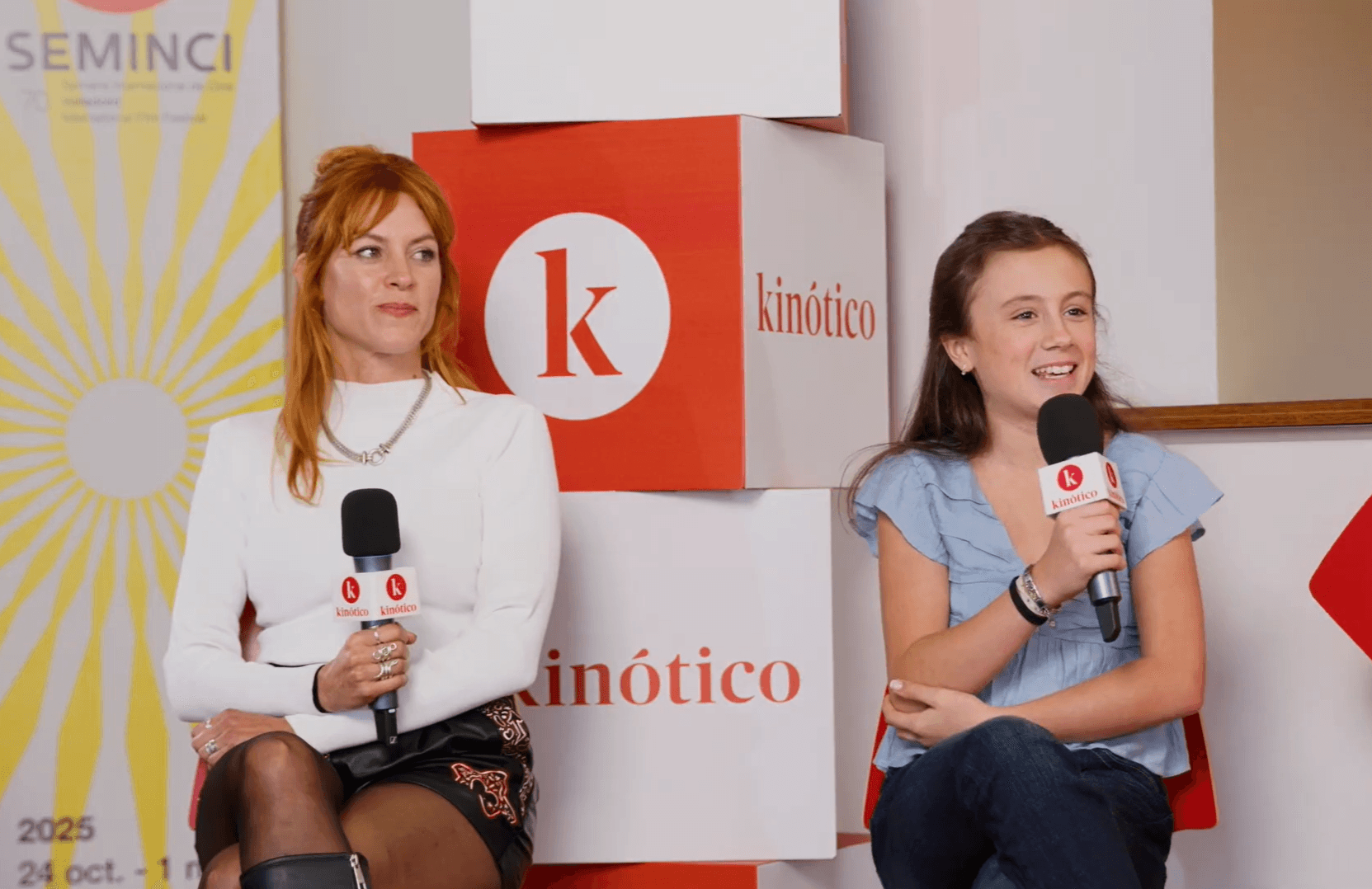 Maggie Civantos y Julia Sulleiro en el set de Kinótico en la Seminci de Valladolid 2025