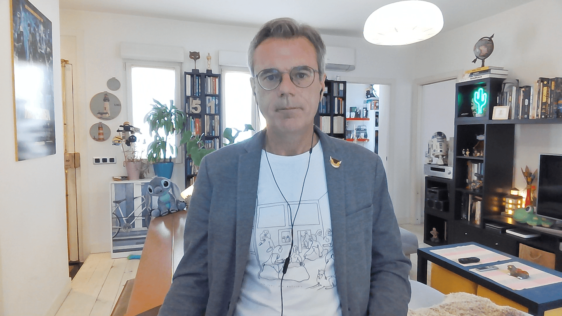 El periodista Pedro Vallín, durante la nueva edición de su video semanal 'La homilía'