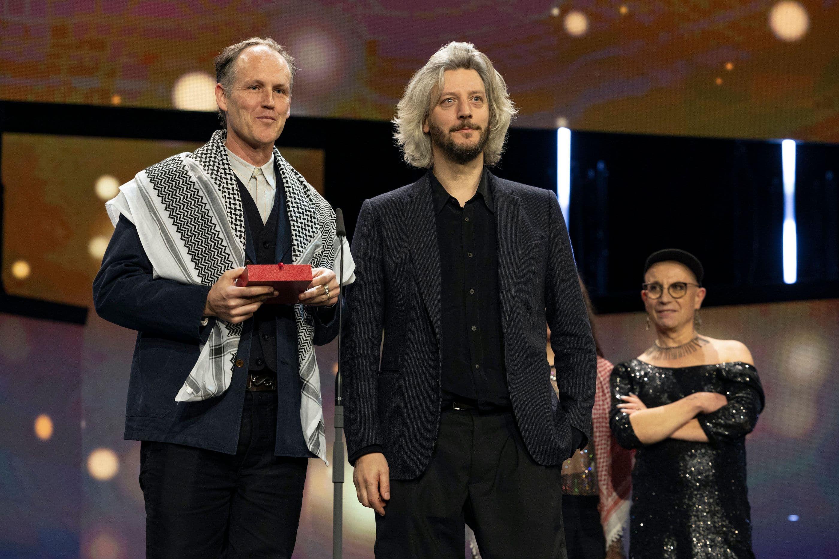 Ben Russell y Guillaume Cailleau, directores de 'DIRECT ACTION', agradecen su premio de la sección Encounters en la Berlinale 2024