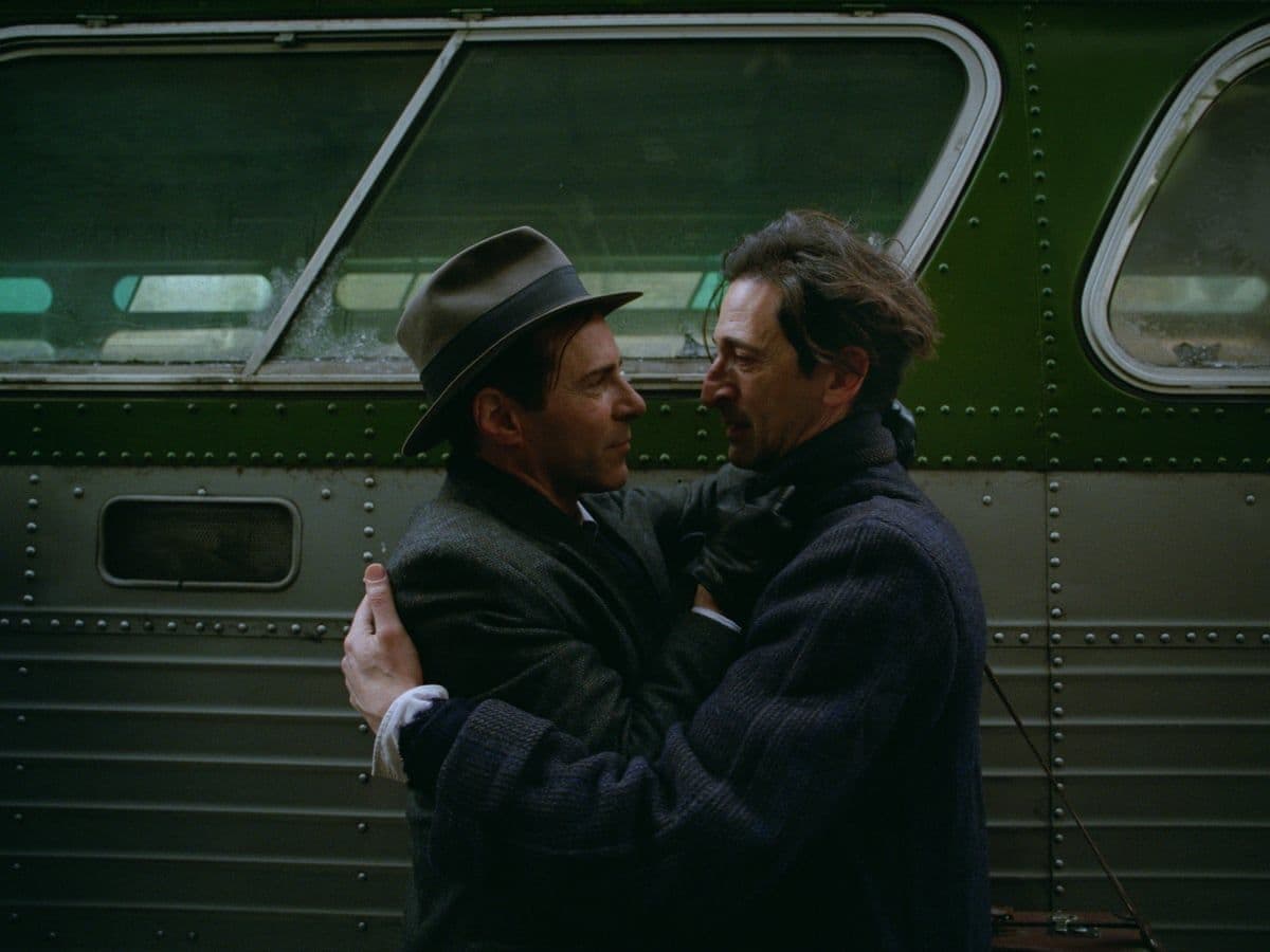 Alessandro Nivola y Adrien Brody en un fotograma de 'The brutalist', de Brady Corbet