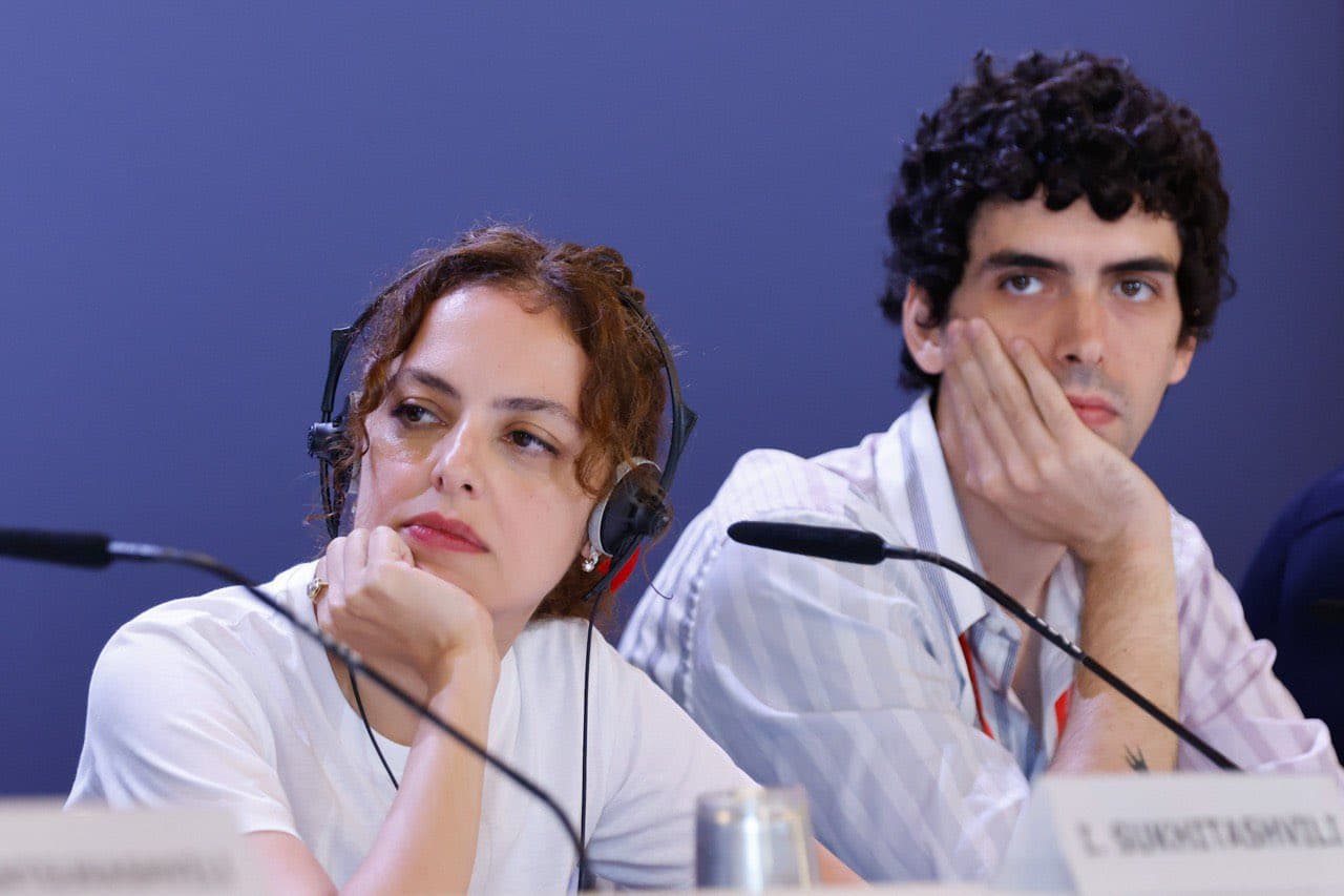 La directora georgiana Dea Kulumbegashvili, en la rueda de prensa de 'April' durante la Mostra de Venecia 2024