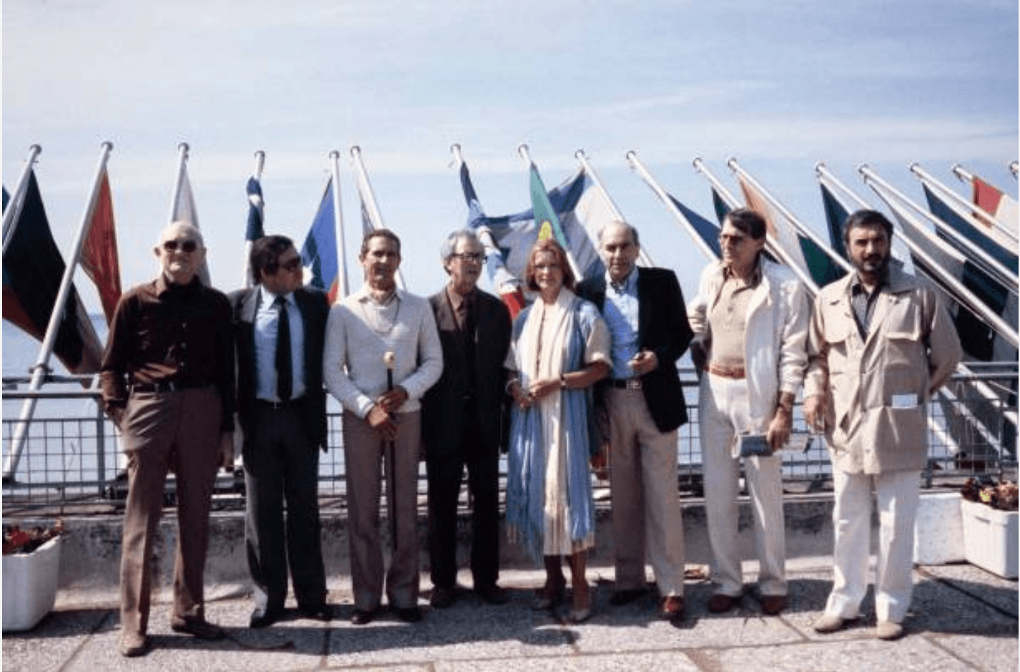 Fotografía del jurado del Festival de Cannes en el año 1981, con Antonio Gala y la actriz Ellen Burstyn