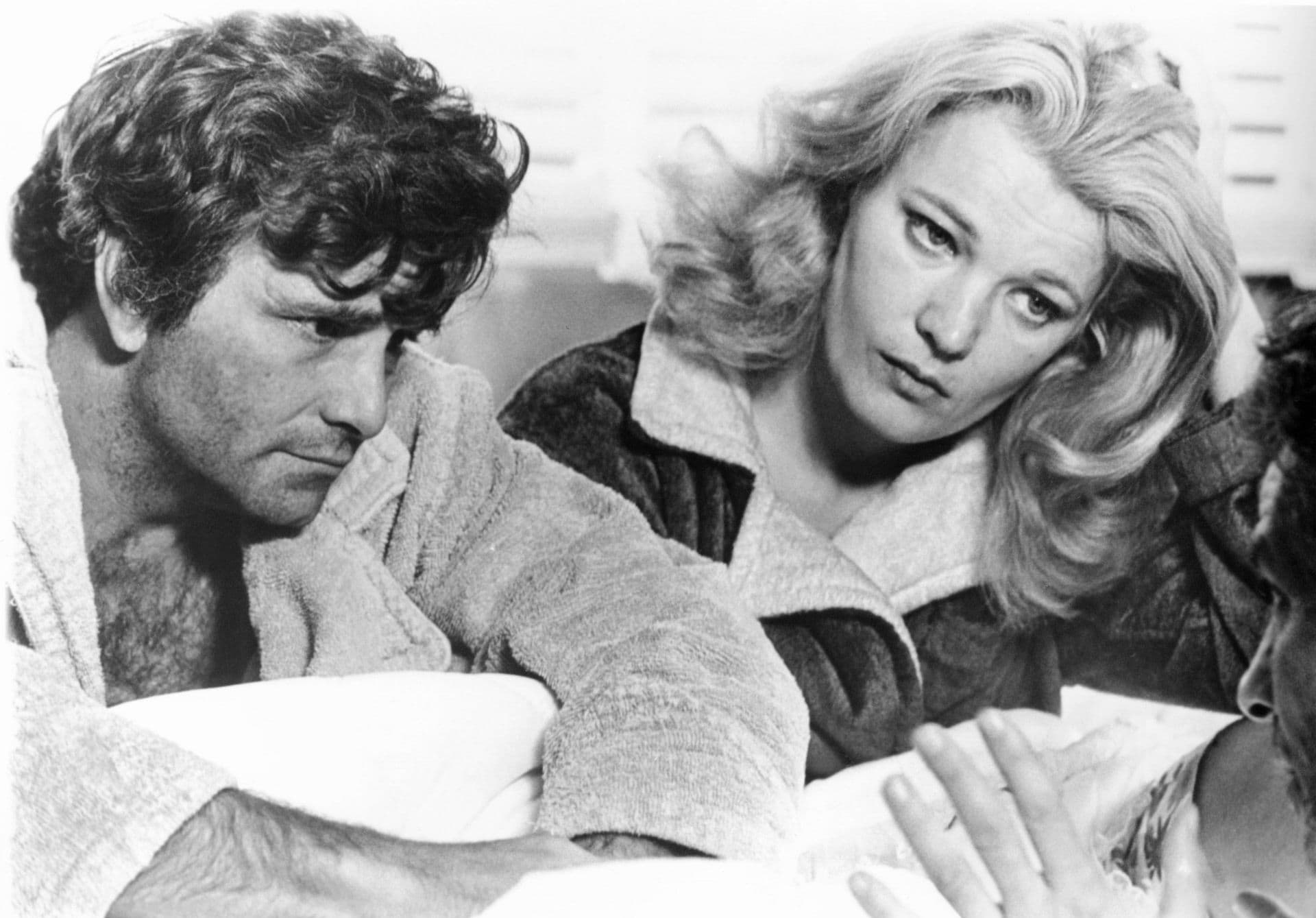 Los actores Peter Falk y Gena Rowlands, en una imagen del rodaje de 'Una mujer bajo la influencia'