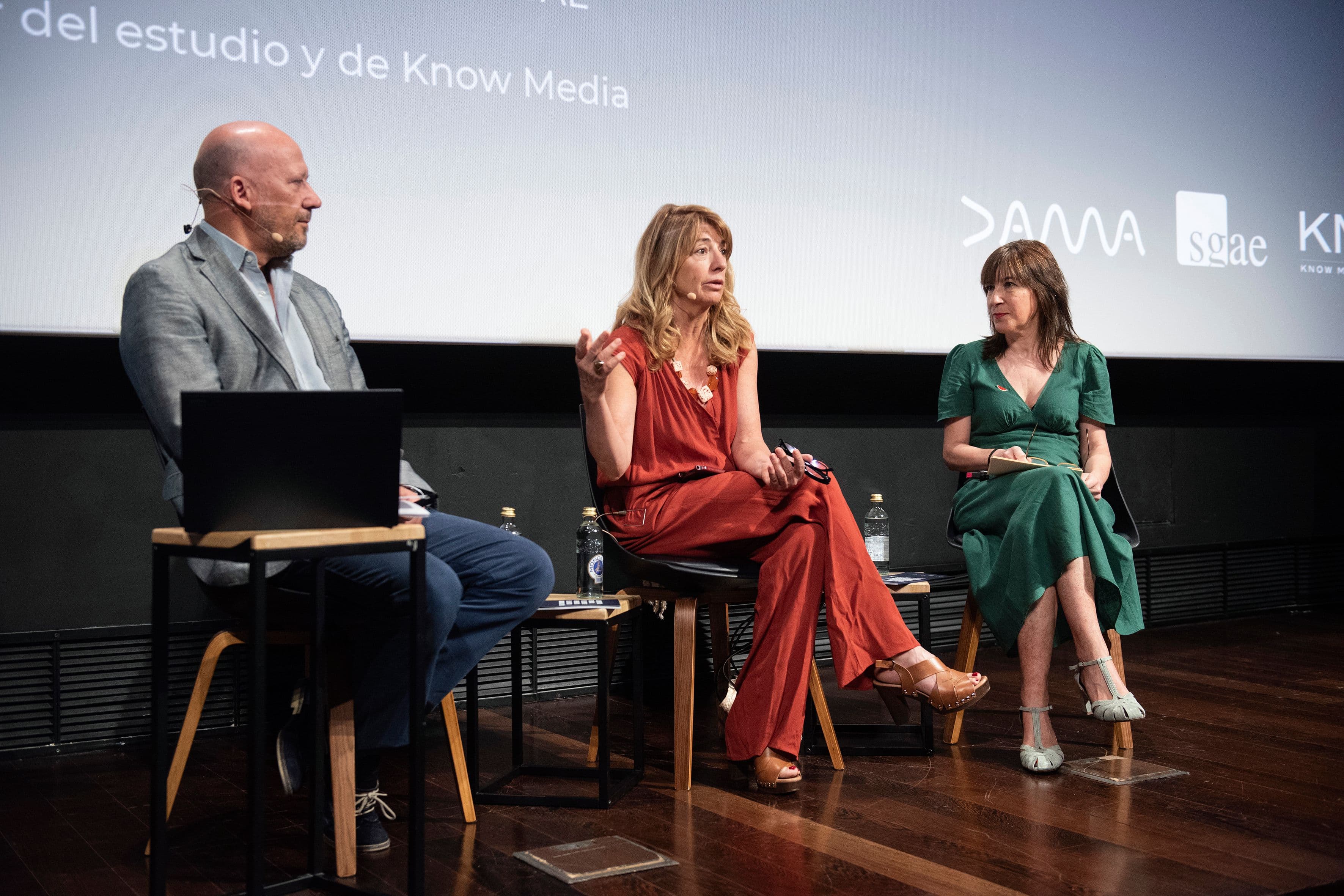 Raúl Domingo de Blas, Inés París y Virginia Yagüe, en la presentación del estudio 'La importancia económica del derecho de remuneración en el mercado audiovisual español' en la Academia de Cine