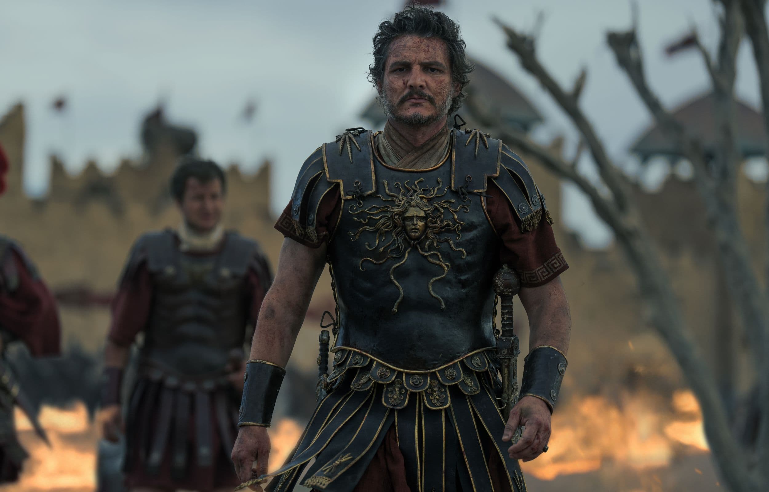 El actor Pedro Pascal en un fotograma de la película 'Gladiator II', de Ridley Scott