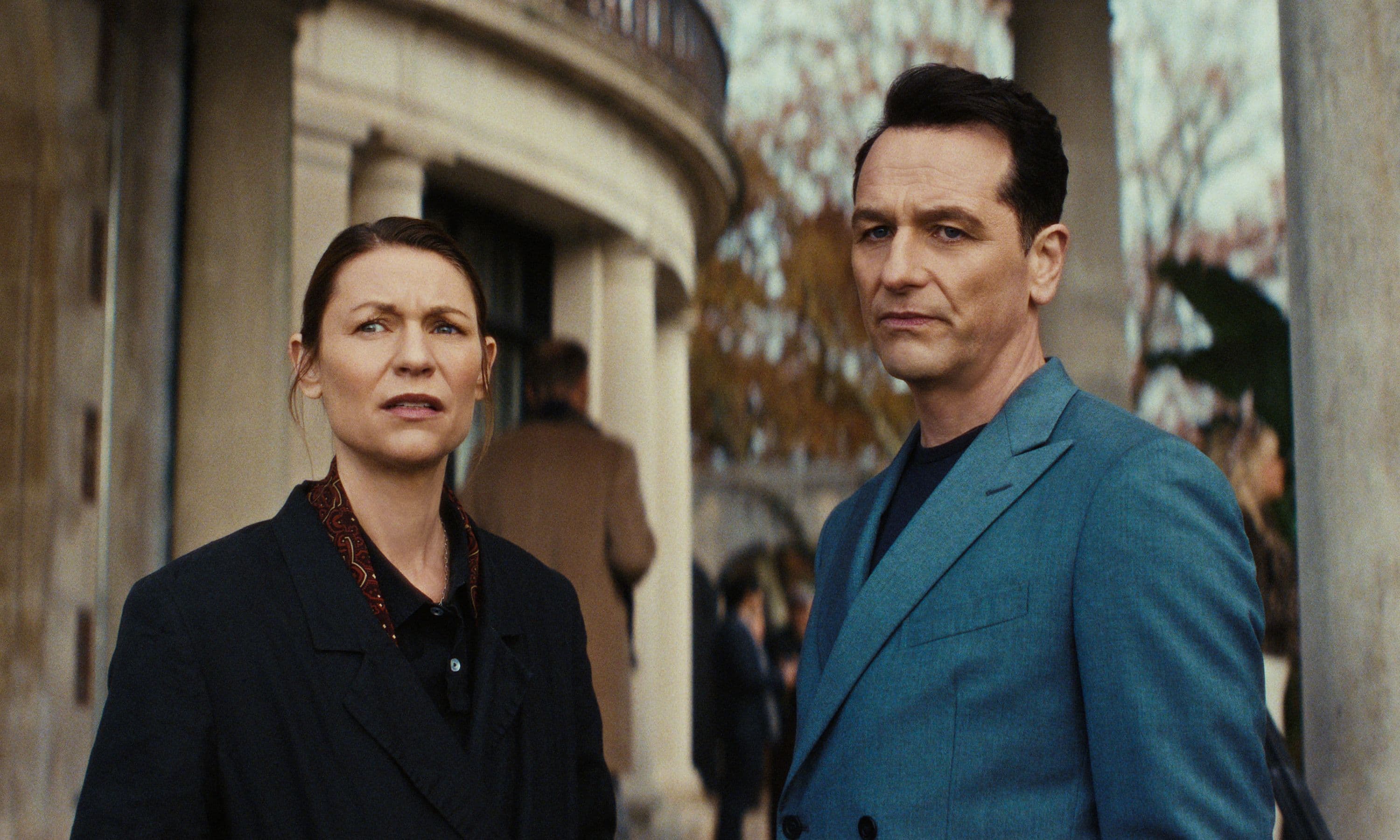 Claire Danes y Matthew Rhys en un fotograma de la miniserie 'La bestia en mí'
