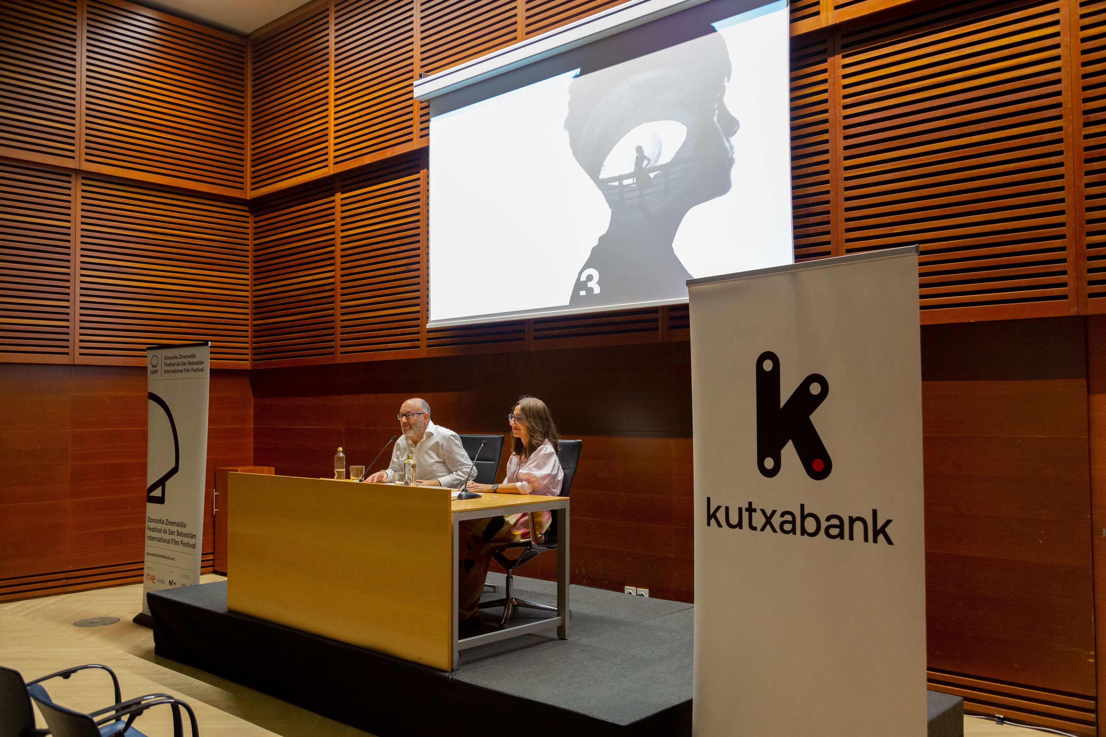 José Luis Rebordinos y Marta Madinabeitia durante la presentación de Nuevos Directores 2025