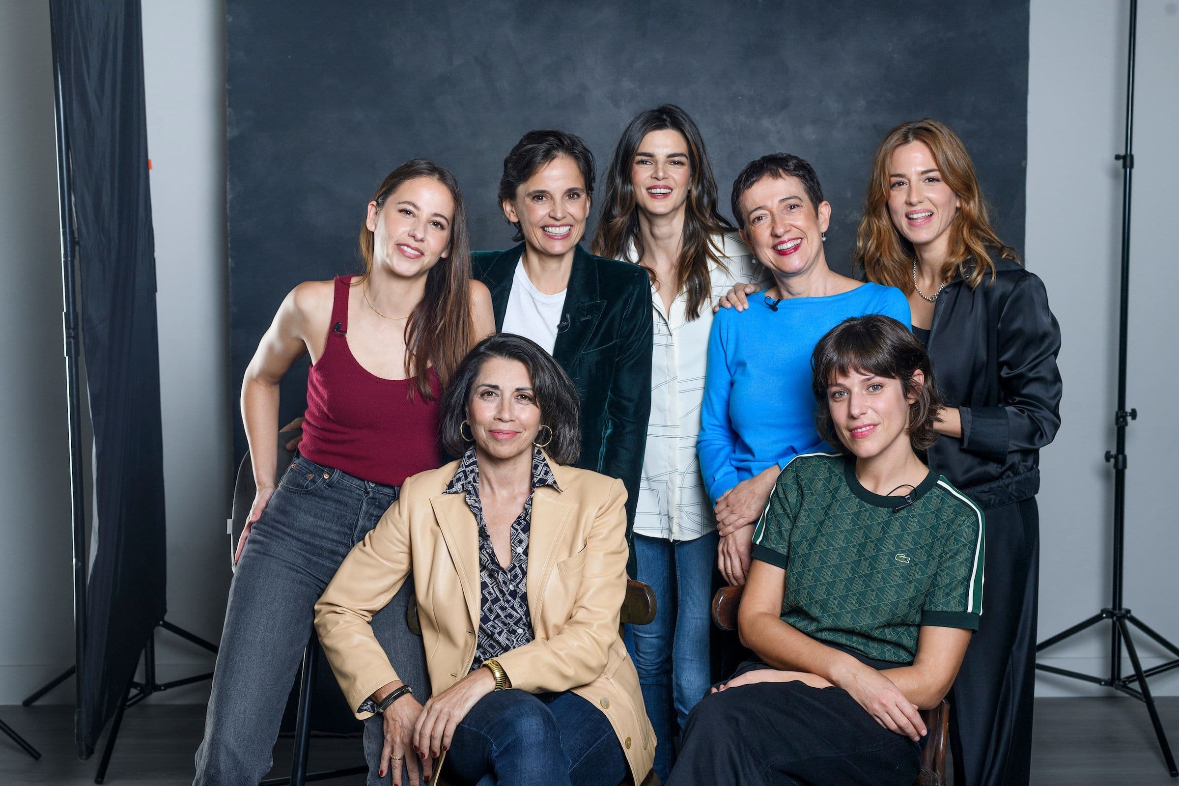 Irene Escolar, Alicia Borrachero, Elena Anaya, Clara Lago, María Guerra, Iria del Río y Marina Salas posan antes de la mesa redonda de actrices de series 2024 de Kinótico