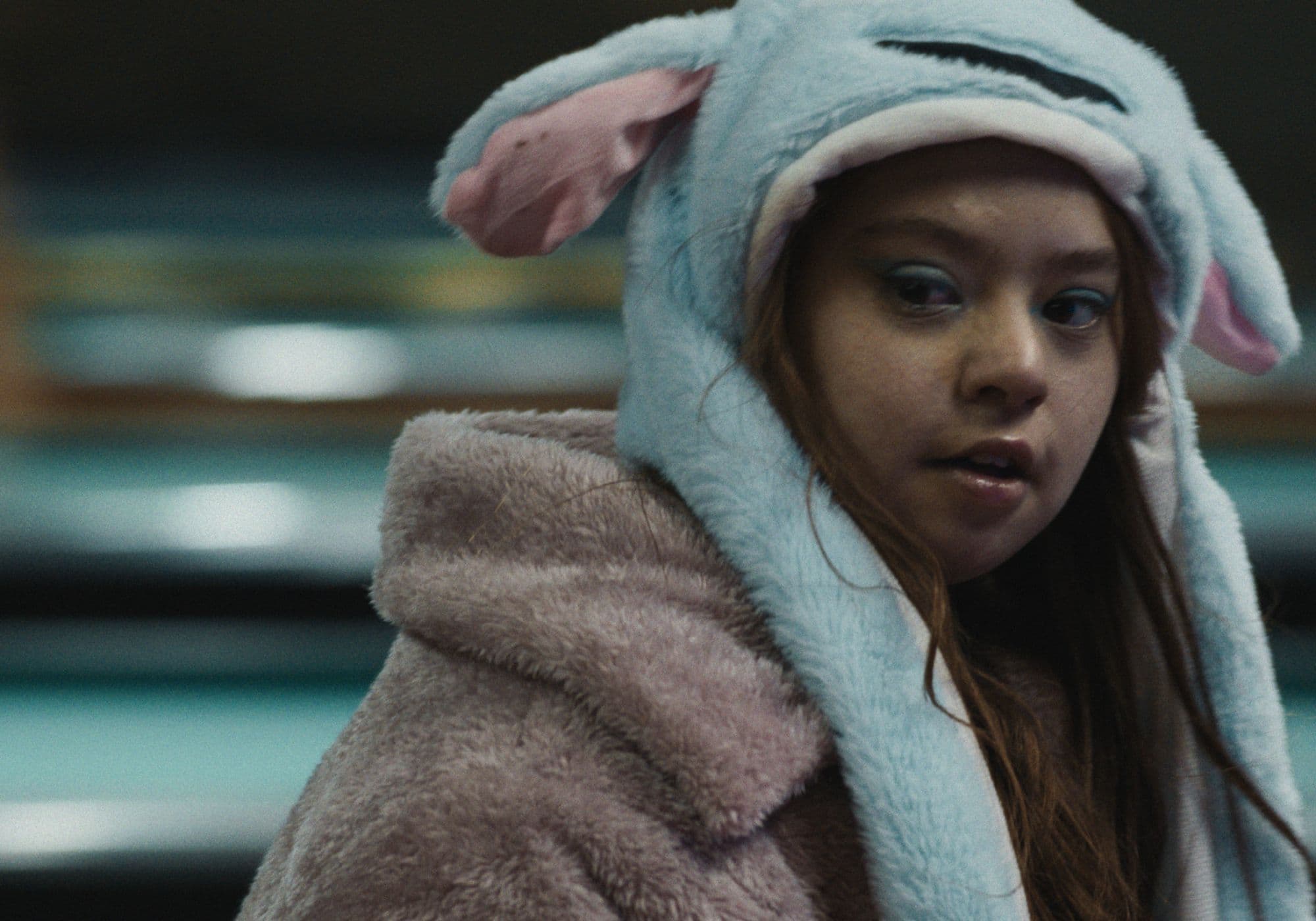 Fotograma de la película 'Simón de la montaña', con Kiara Supini