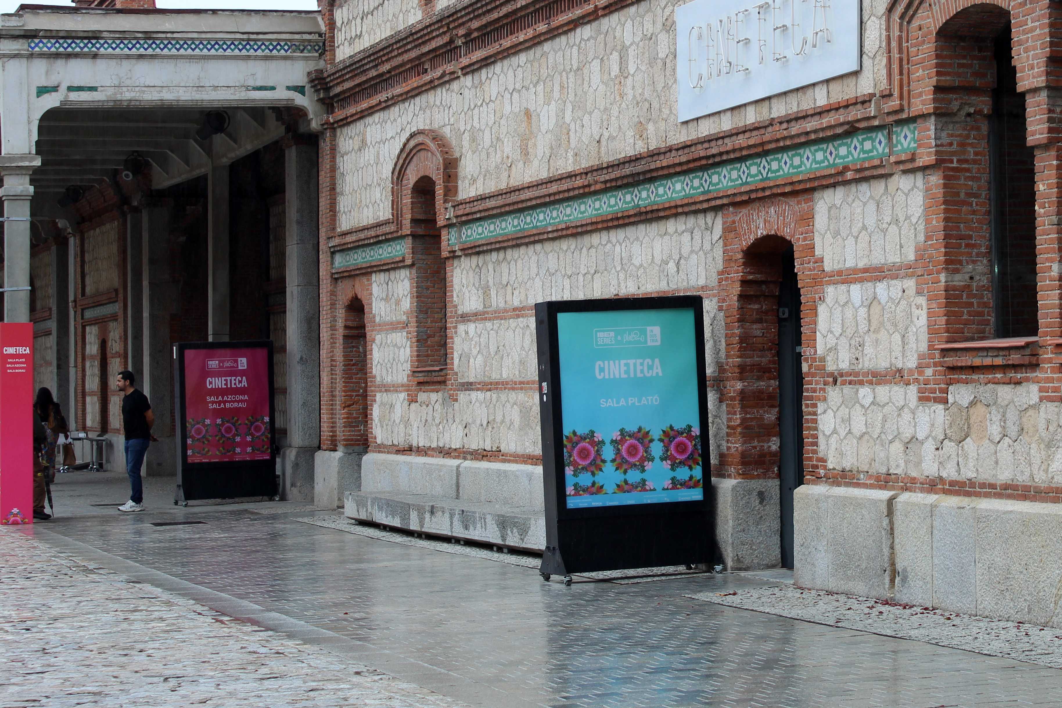 Imagen del Matadero con los carteles y señalización de la sexta edición de Iberseries & Platino Industria, en septiembre de 2026