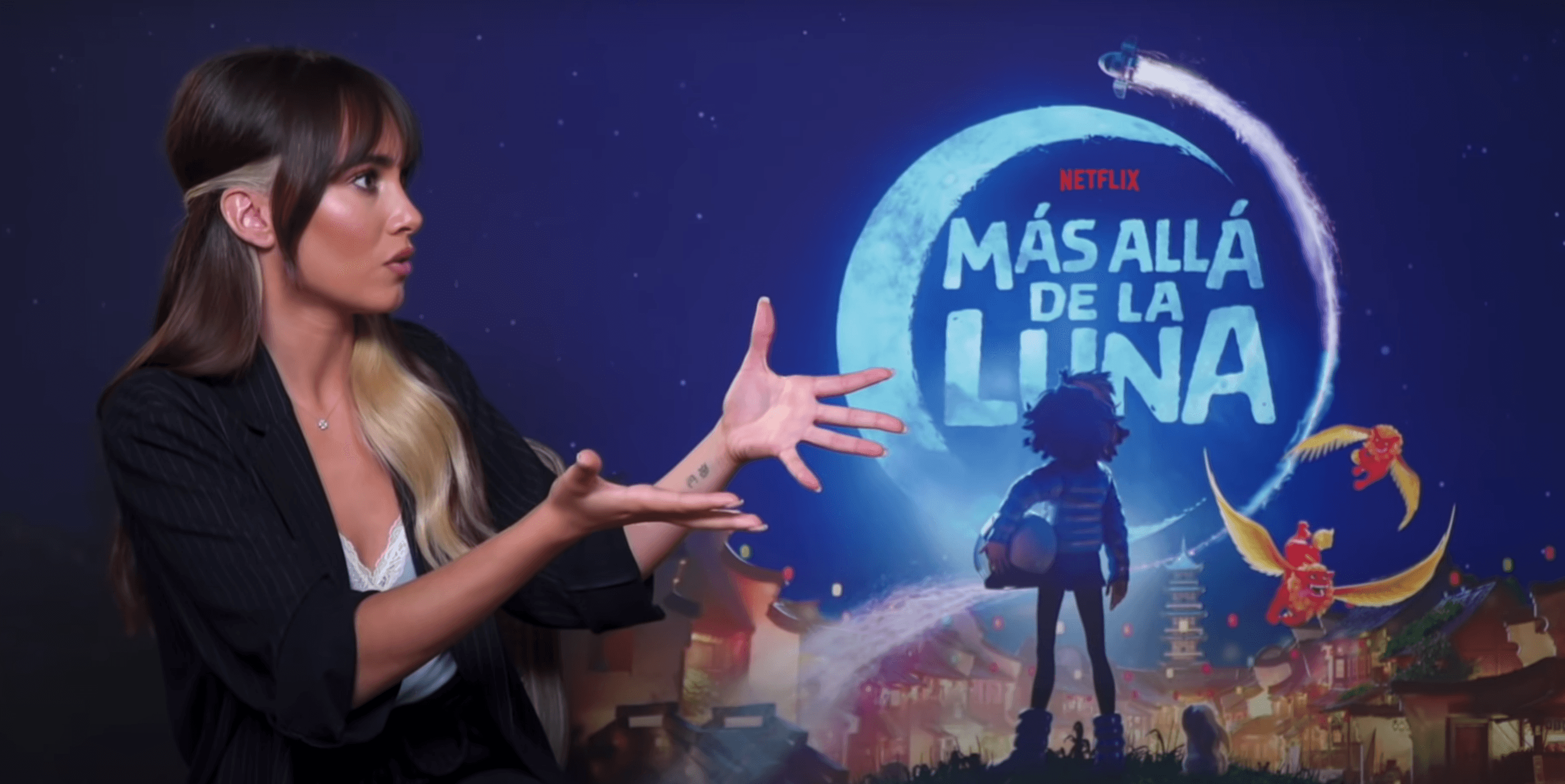 La cantante y actriz Aitana Ocaña gesticula durante una entrevista con Kinótico por 'Más allá de la luna'