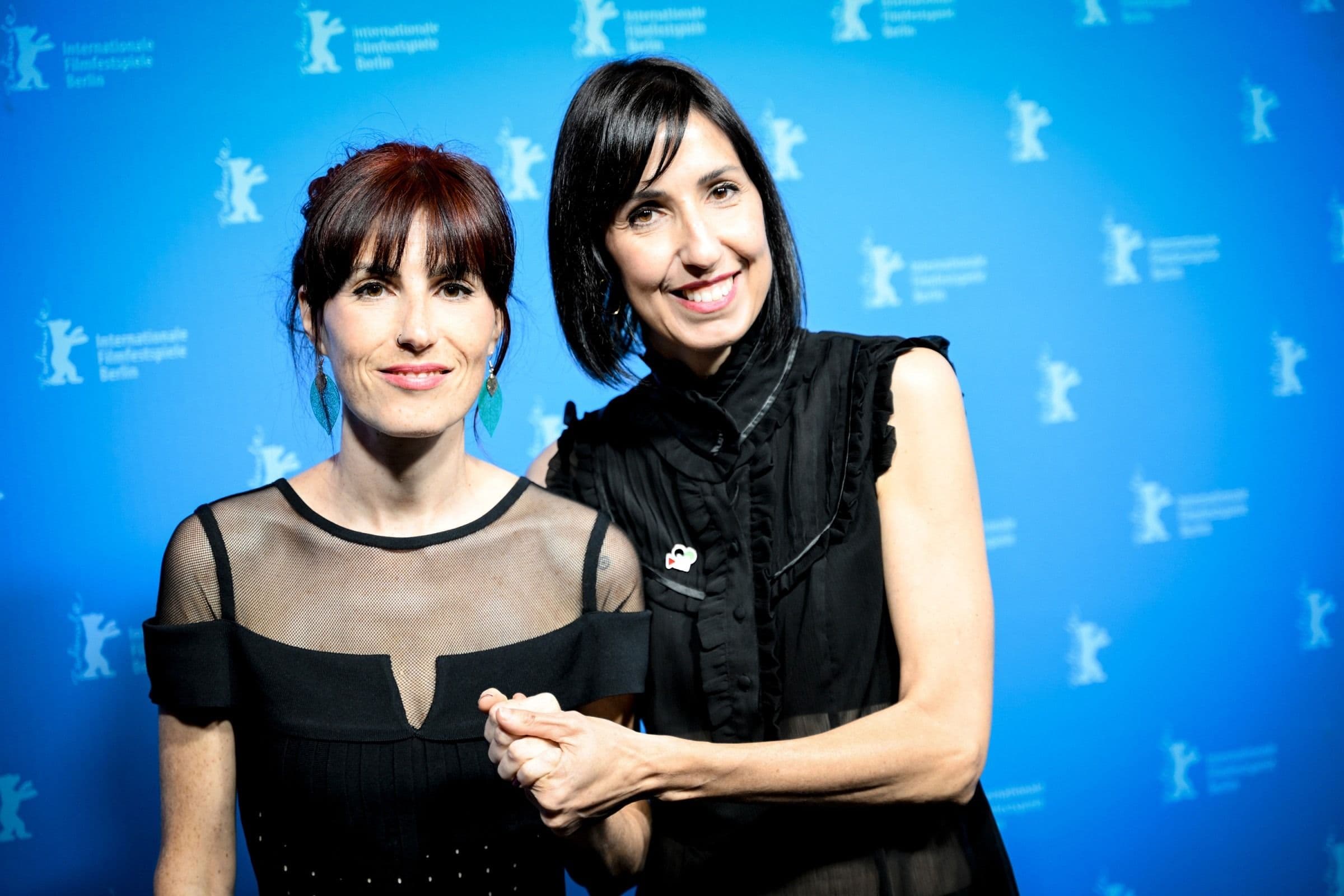La actriz Miriam Garlo y la directora Eva Libertad, durante la presentación de 'Sorda' en la Berlinale