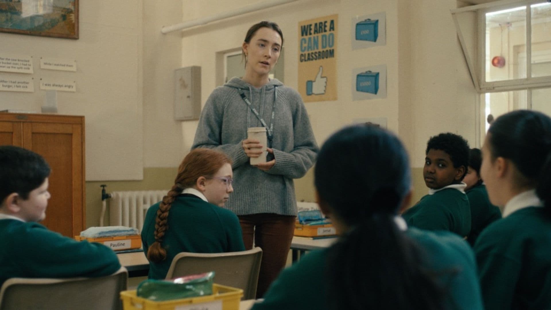 Saoirse Ronan en un fotograma promocional de 'Bad apples', dirigida por Jonatan Etzler