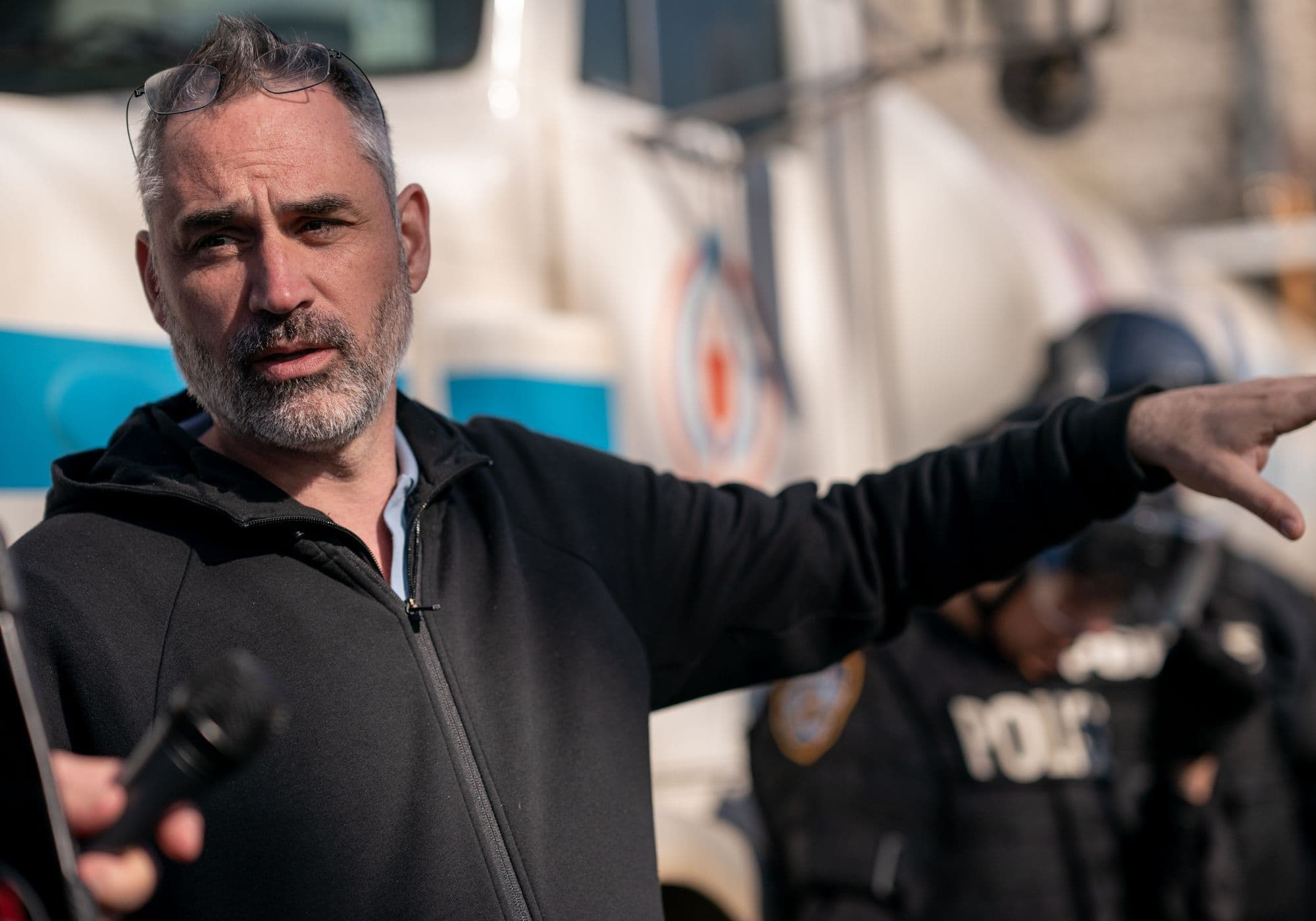El director y guionista Alex Garland durante el rodaje de 'Civil War'