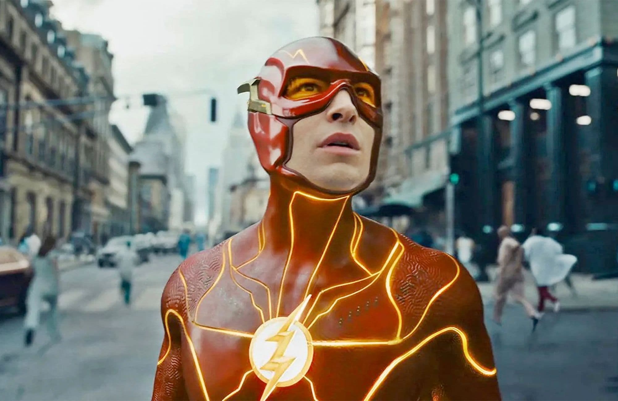 Ezra Miller es Barry Allen/Flash