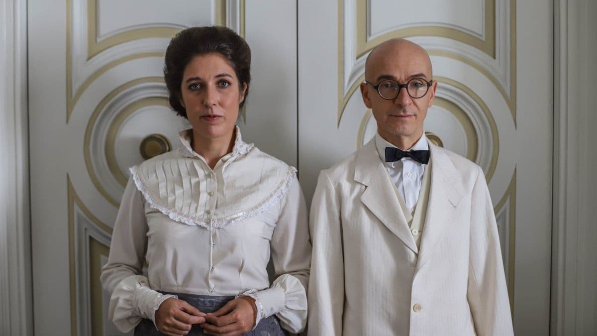 Fotograma promocional de la película 'Amores brujos', de Lucía Álvarez