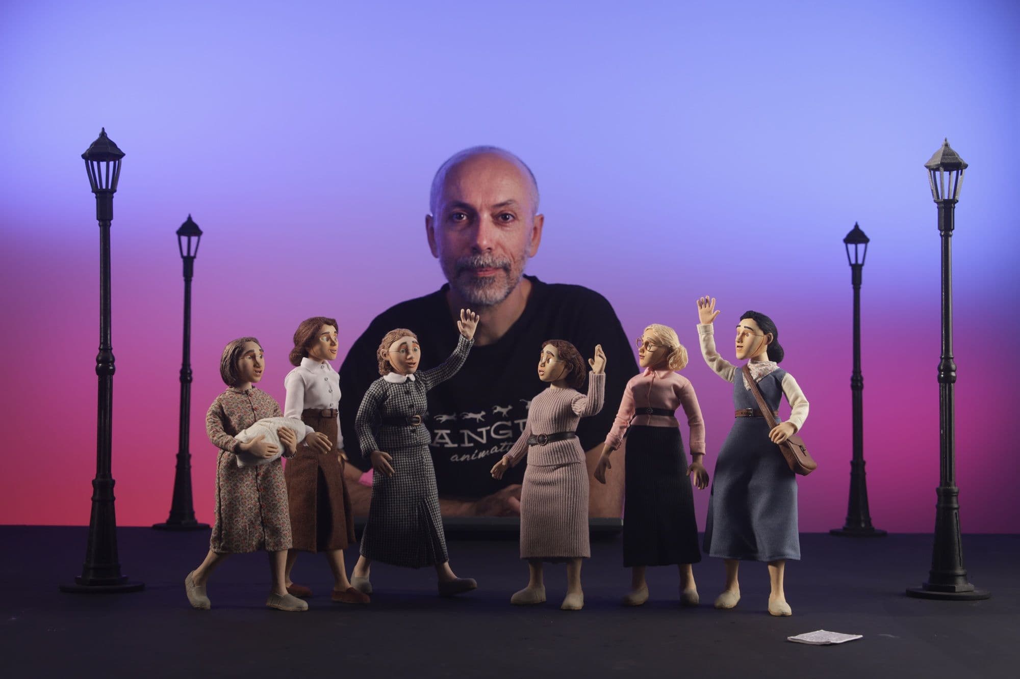 Vicente Mallols, animador, director y productor de Pangur Animation en el set de 'Carmela'