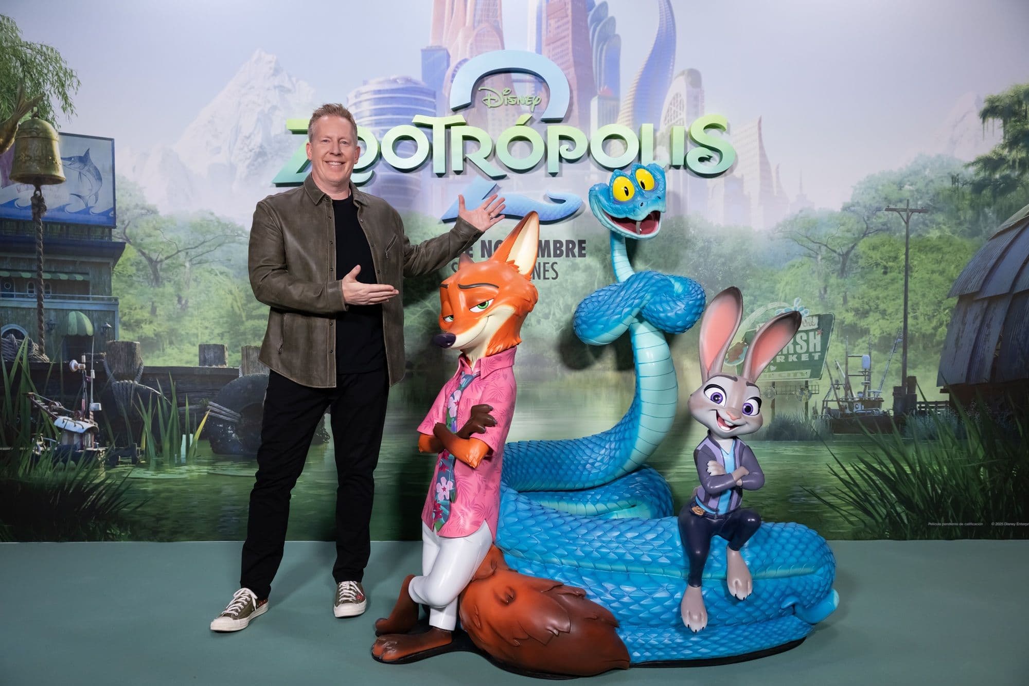 Jared Bush en el photocall de 'Zootrópolis 2' en el Hotel Santo Mauro de Madrid