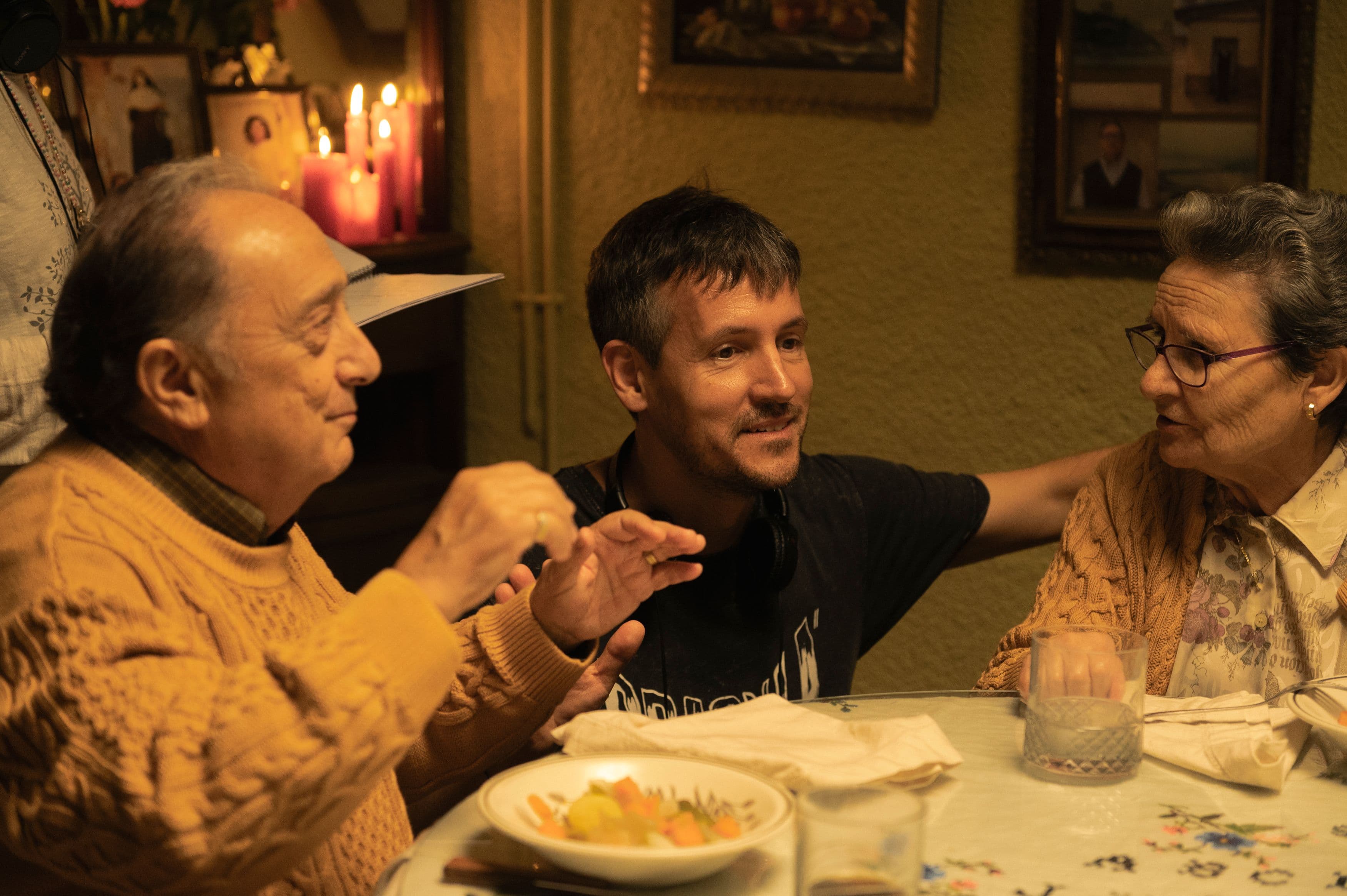 El director Enrique Buleo durante el rodaje de su debut en el largometraje, 'Bodegón con fantasmas'