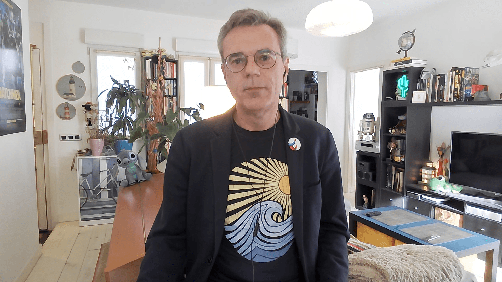 El periodista Pedro Vallín, durante la nueva edición de su video semanal 'La homilía'