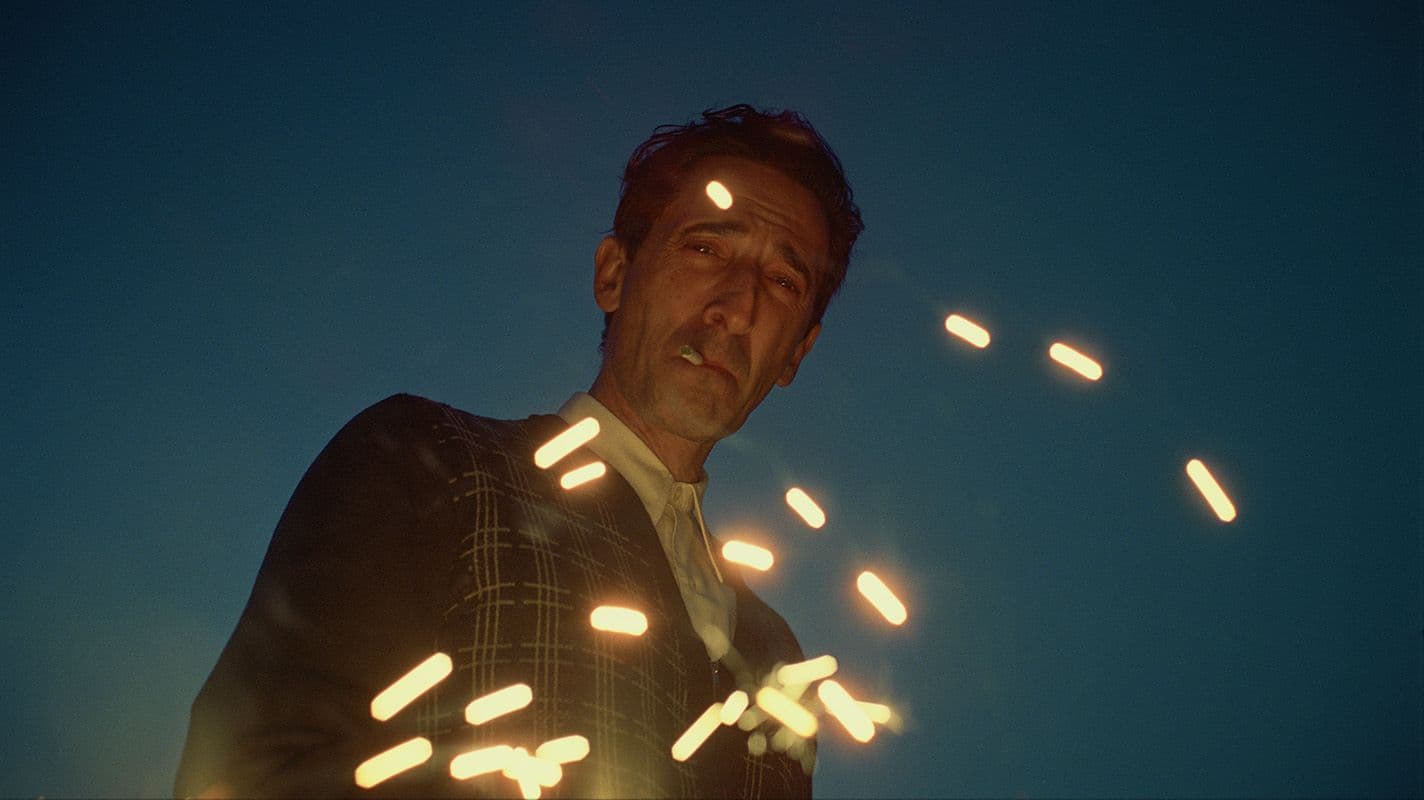 Adrien Brody en un fotograma de 'The brutalist', de Brady Corbet