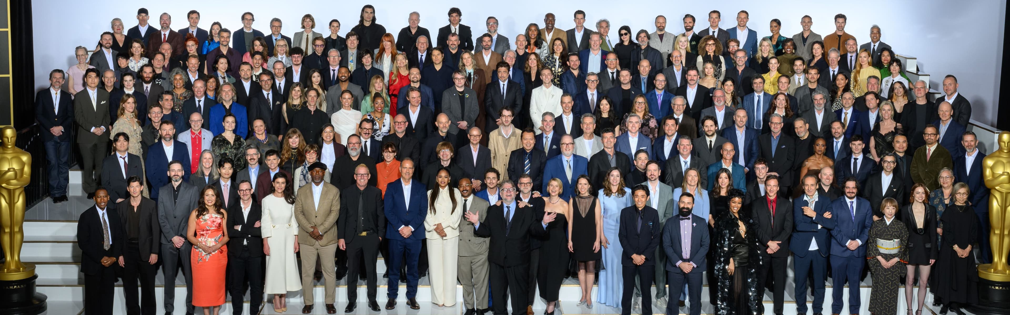 Foto de familia del almuerzo de nominados a la edición 98 de los Oscar