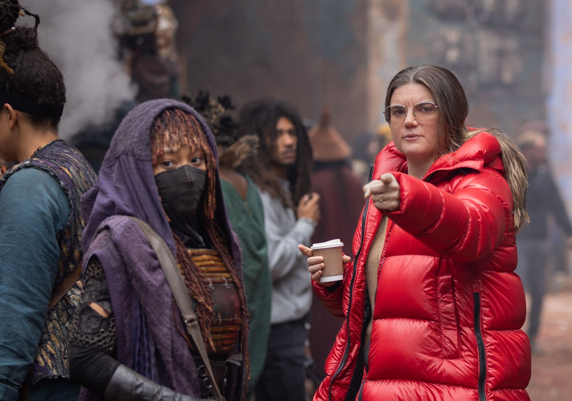 Leslye Headland durate el rodaje de la serie 'The acolyte'