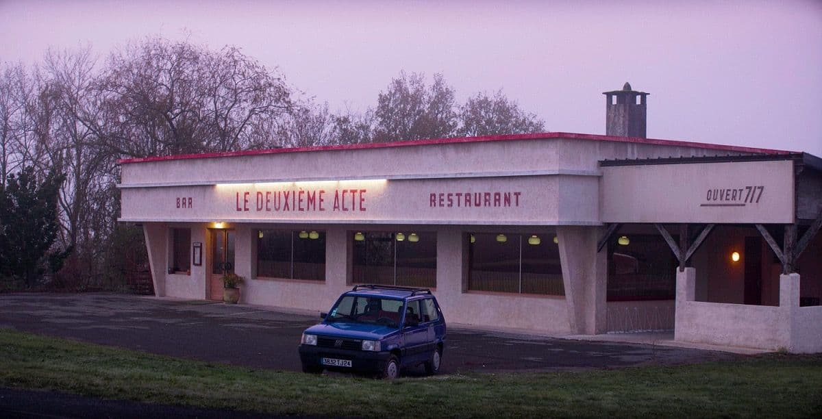 Fotograma de 'Le deuxième acte', la comedia de Quentin Dupieux que inaugura la 77 edición del Festival de Cannes