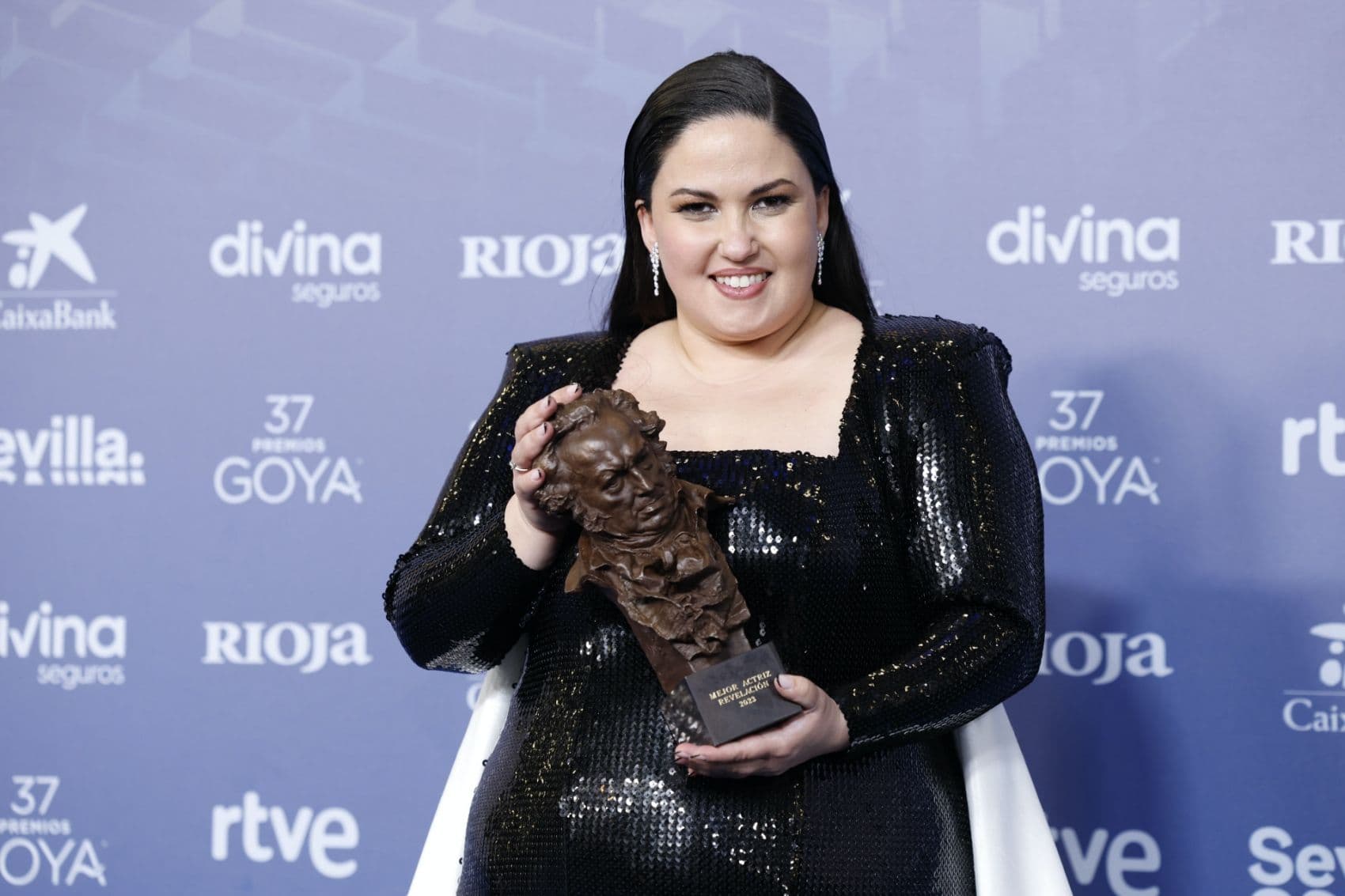 Laura Galán, con su Goya a la mejor actriz revelación por 'Cerdita'.
