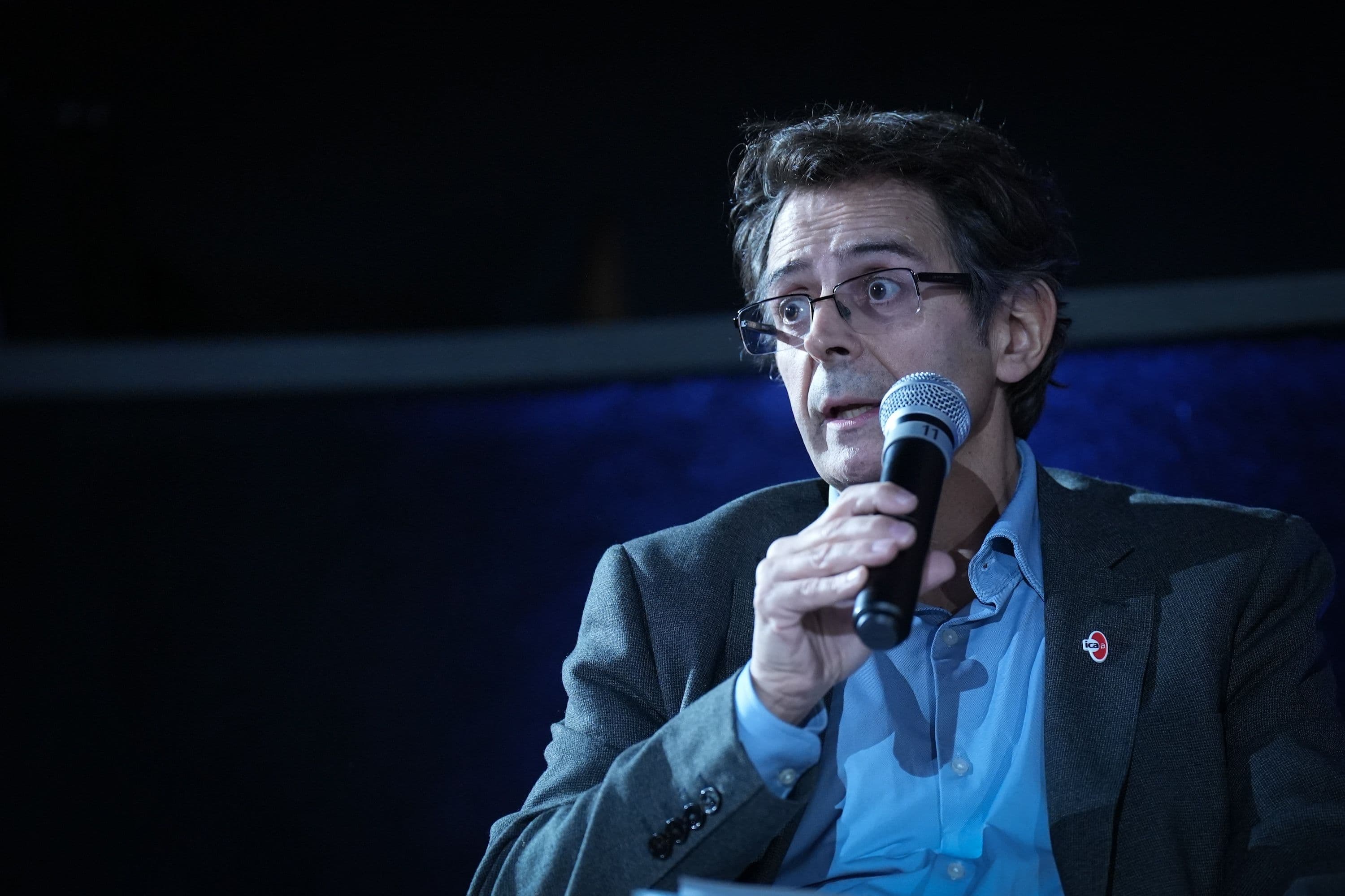 El director general del ICAA, Ignasi Camós, interviene en la presentación de actividades del centenario de los Cines Verdi en Barcelona, en noviembre de 2025