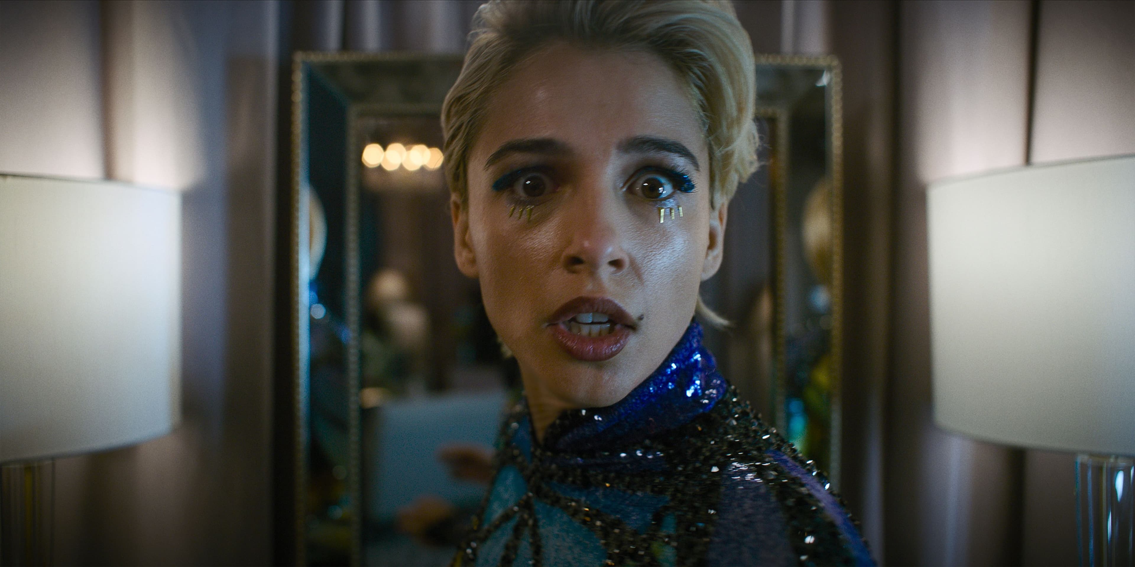 Naomi Scott, en el papel de la cantante de pop Skye Riley, protagoniza 'Smile 2'
