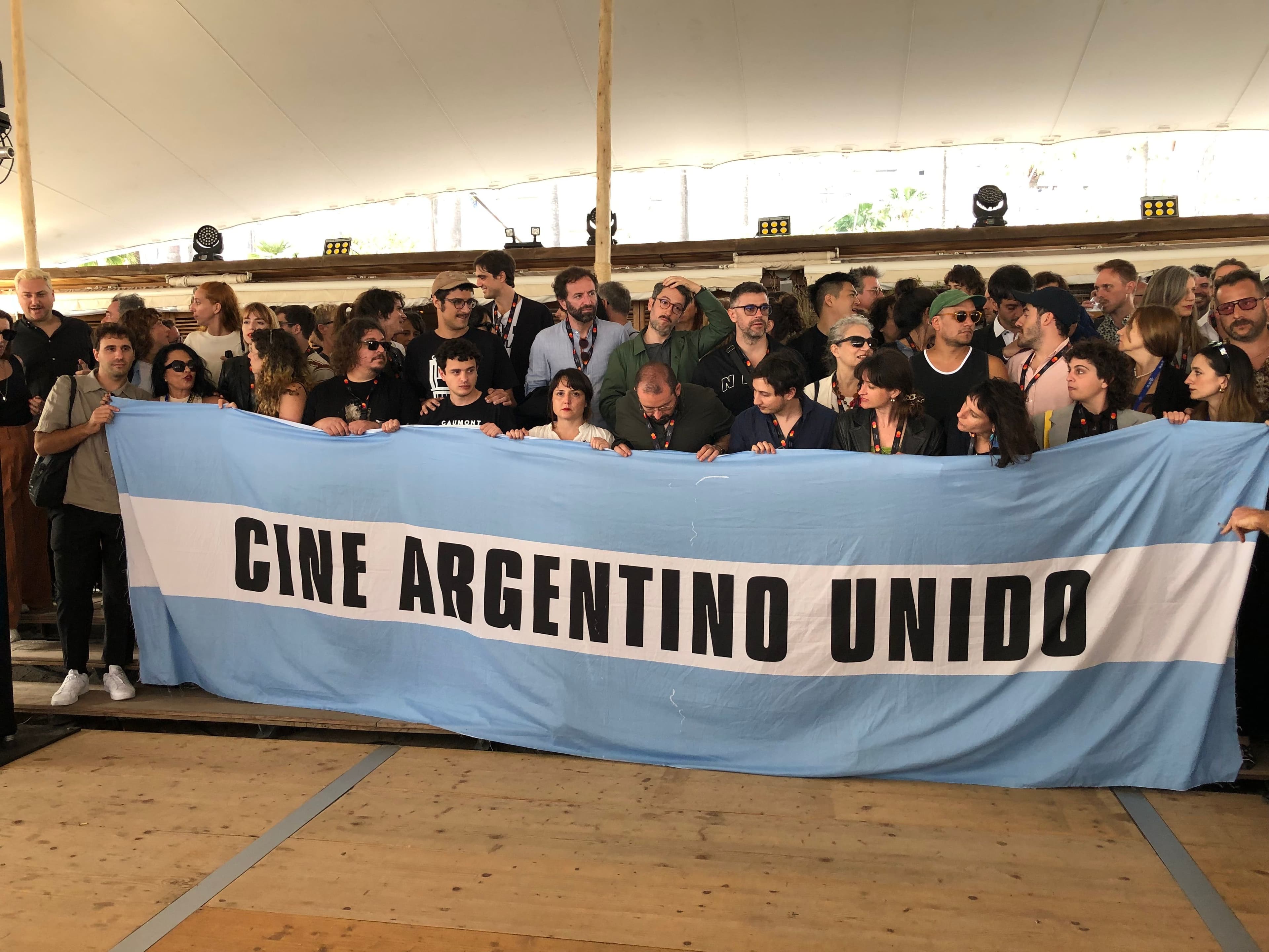 Protesta de los cineastas y profesionales argentinos en Cannes