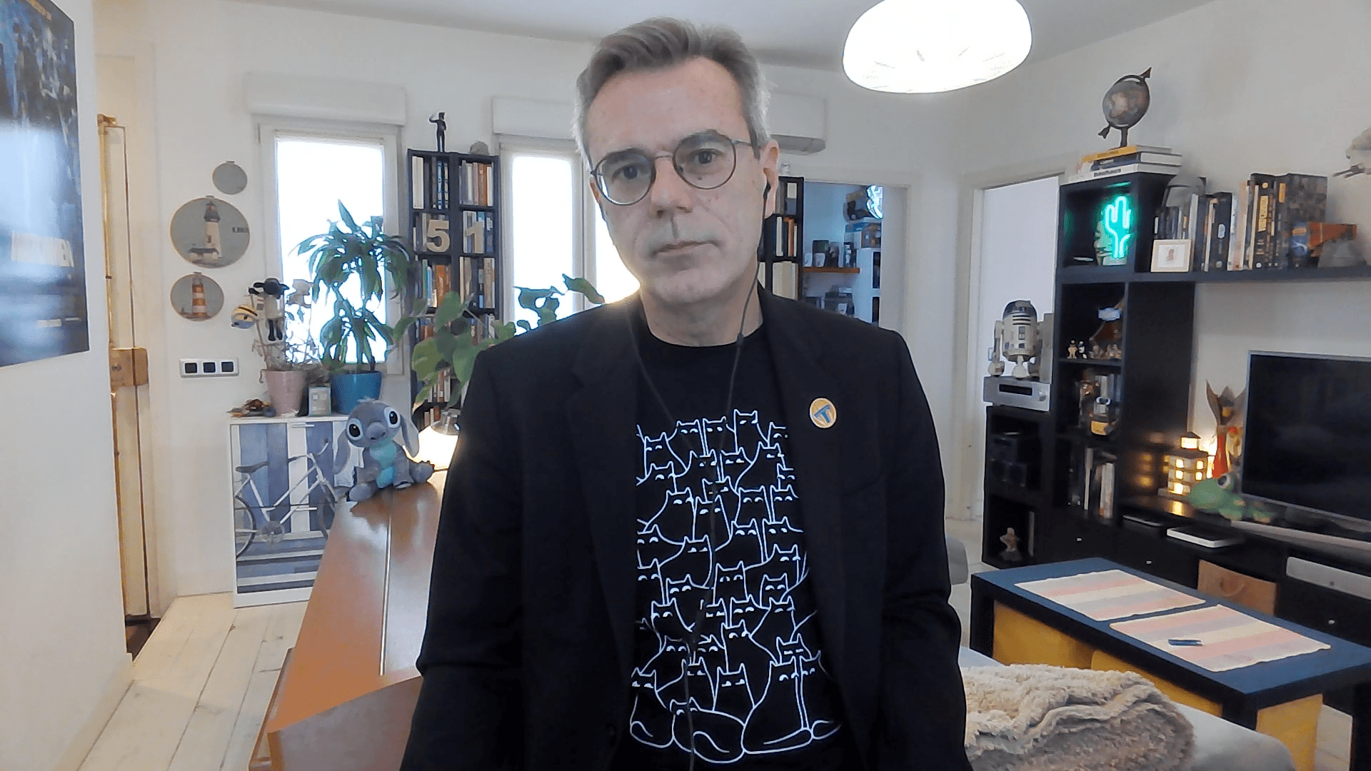 El periodista Pedro Vallín, durante la nueva edición de su video semanal 'La homilía'