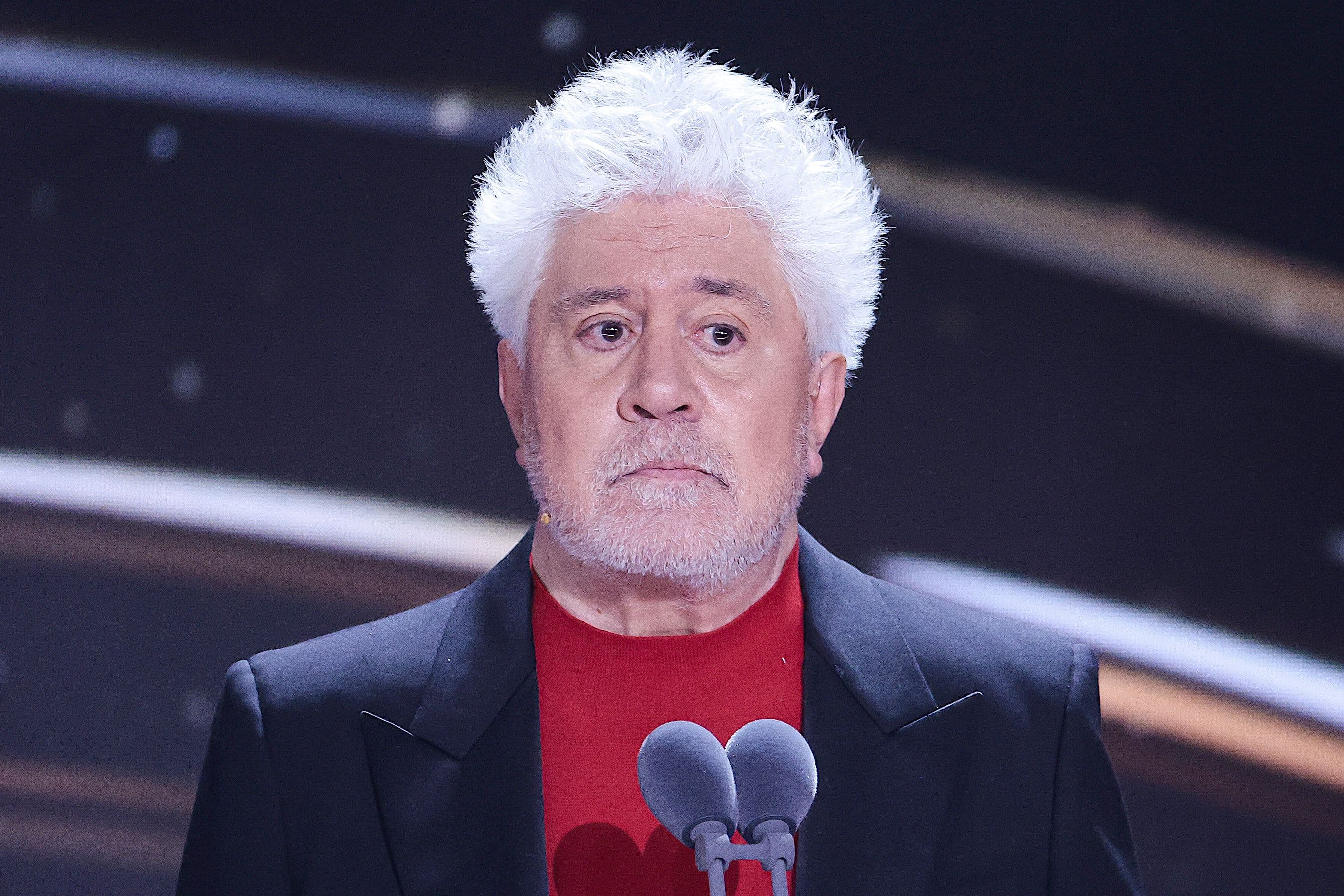 El director Pedro Almodóvar, en el escenario de la gala de los Premios Goya 2024 en Valladolid