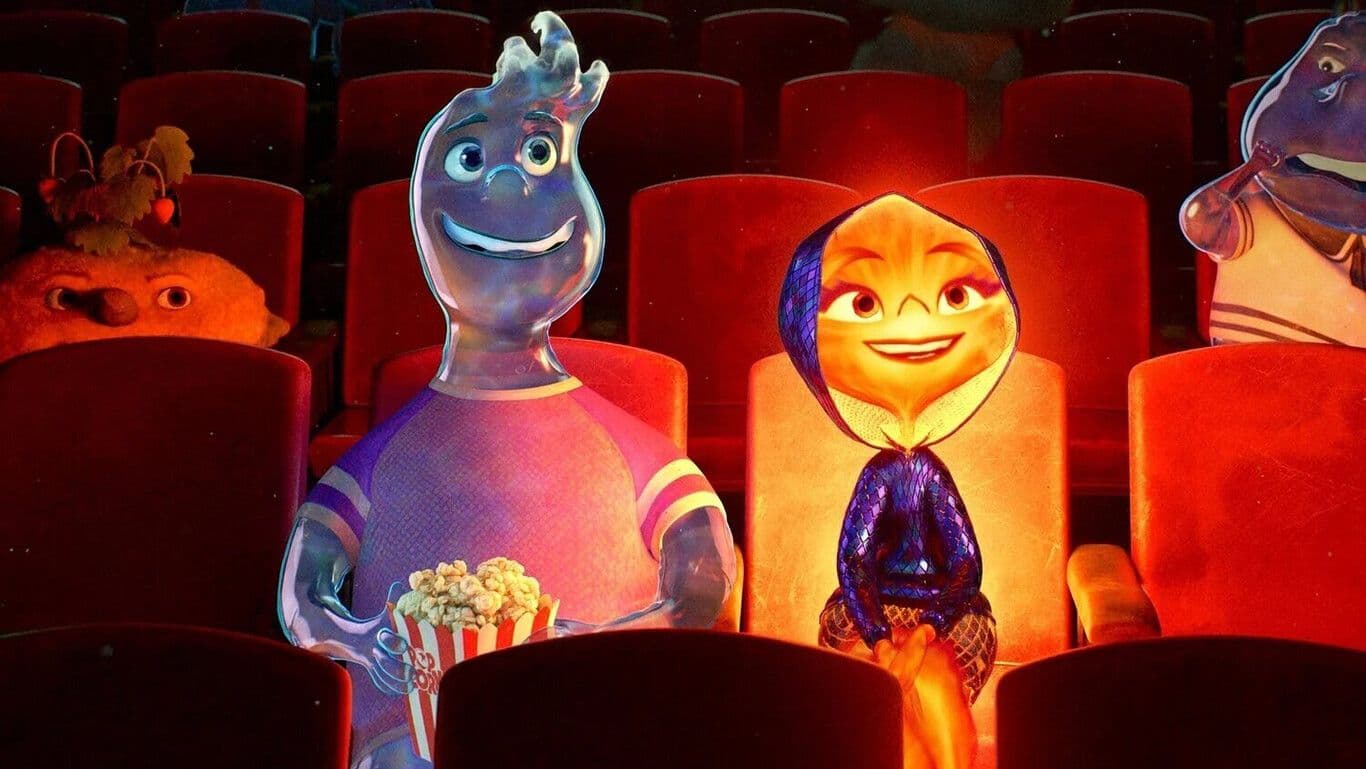 Fotograma de 'Elemental' con dos de sus protagonistas animados en una sala de cine