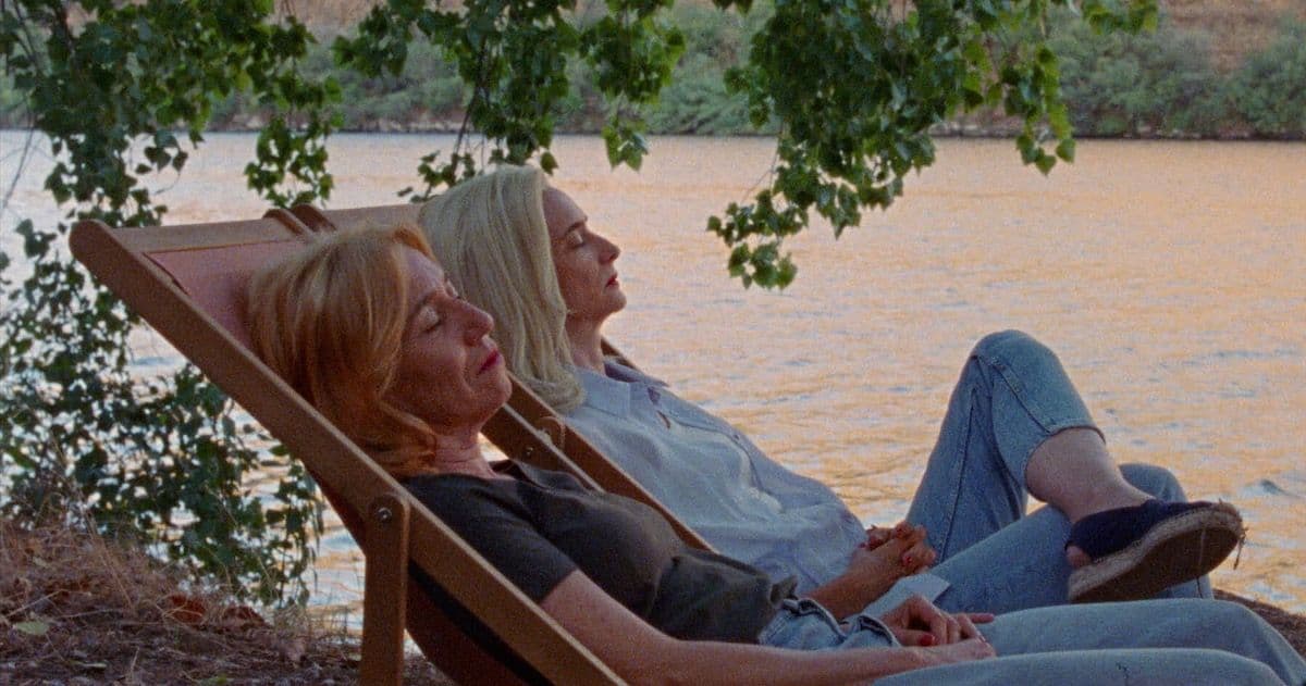 Lola Dueñas y Ana Torrent protagonizan 'Sobre todo de noche', el debut de Víctor Iriarte