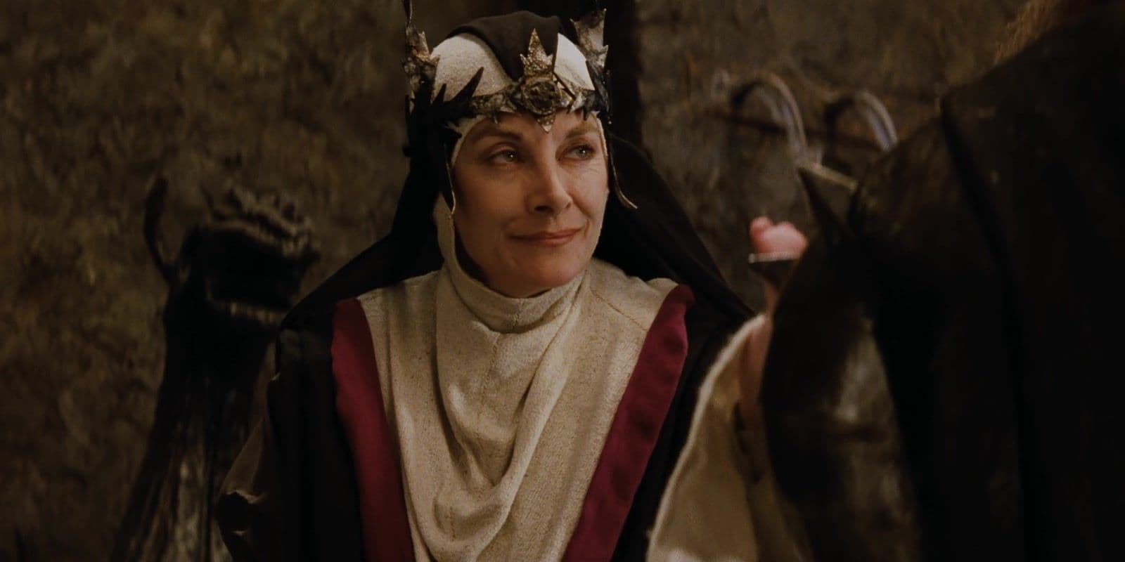 Jean Marsh en un fotograma de 'Willow' (1988) caracterizada como la malvada reina Bavmorda