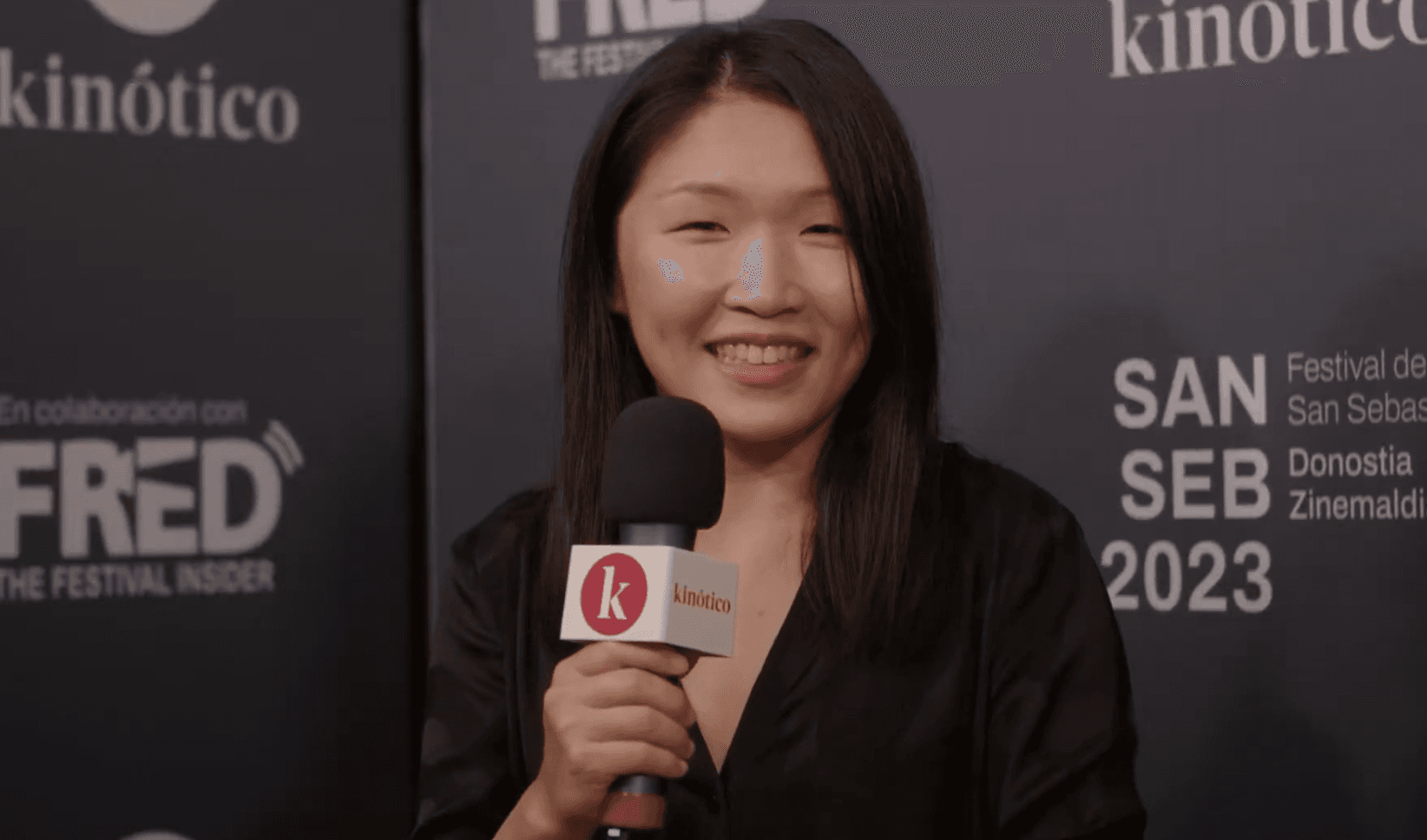 Peng Tzu-Hui, codirectora de 'A journey in spring' en el set de Kinótico