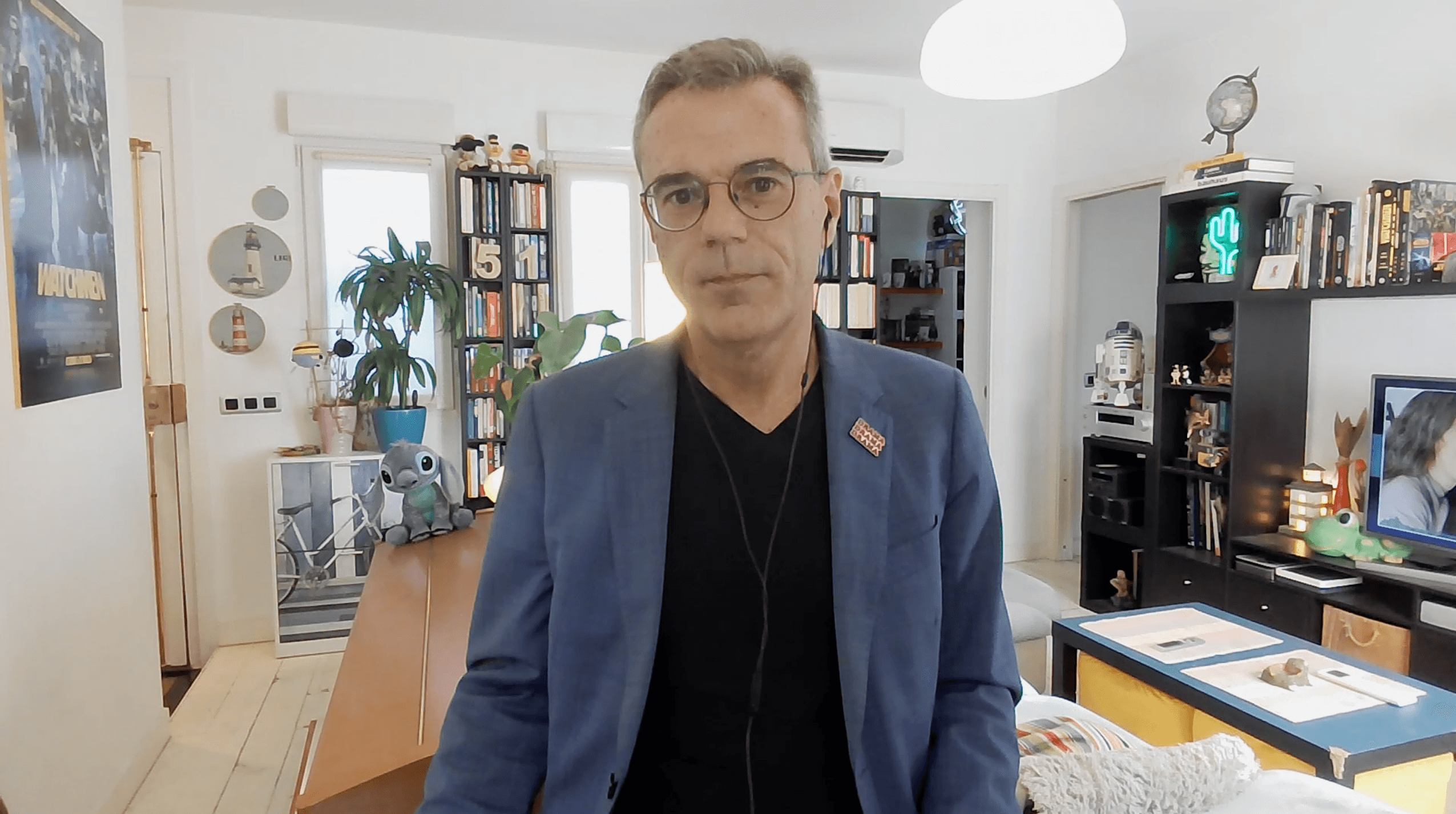 El periodista Pedro Vallín, durante la nueva edición de su video semanal 'La homilía'