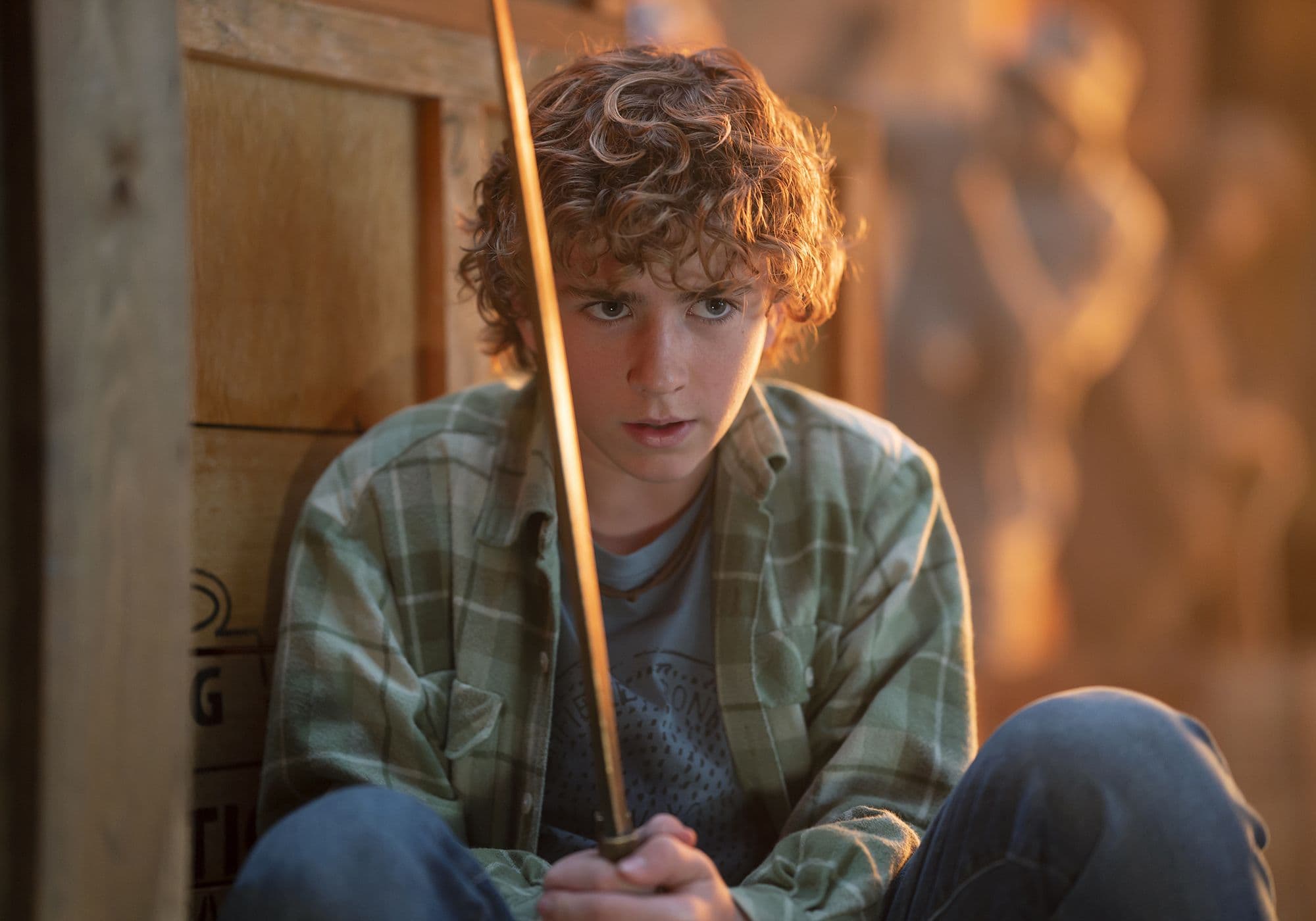 Fotorgrafía promocional de Walker Scobell en la serie de Disney+ ‘Percy Jackson y los Dioses del Olimpo’