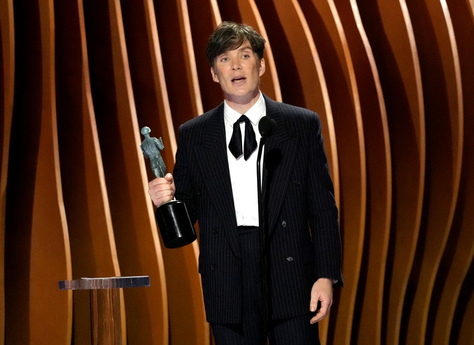 Cillian Murphy agradece el premio SAG del Sindicato de Actores por su trabajo en 'Oppenheimer'
