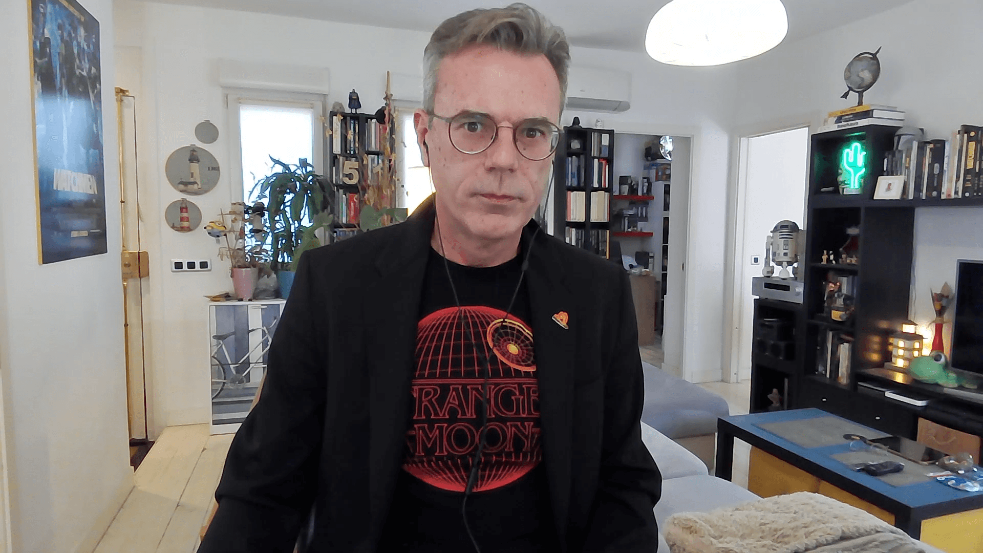 El periodista Pedro Vallín, durante la octava de las ediciones de su video semanal 'La homilía'.