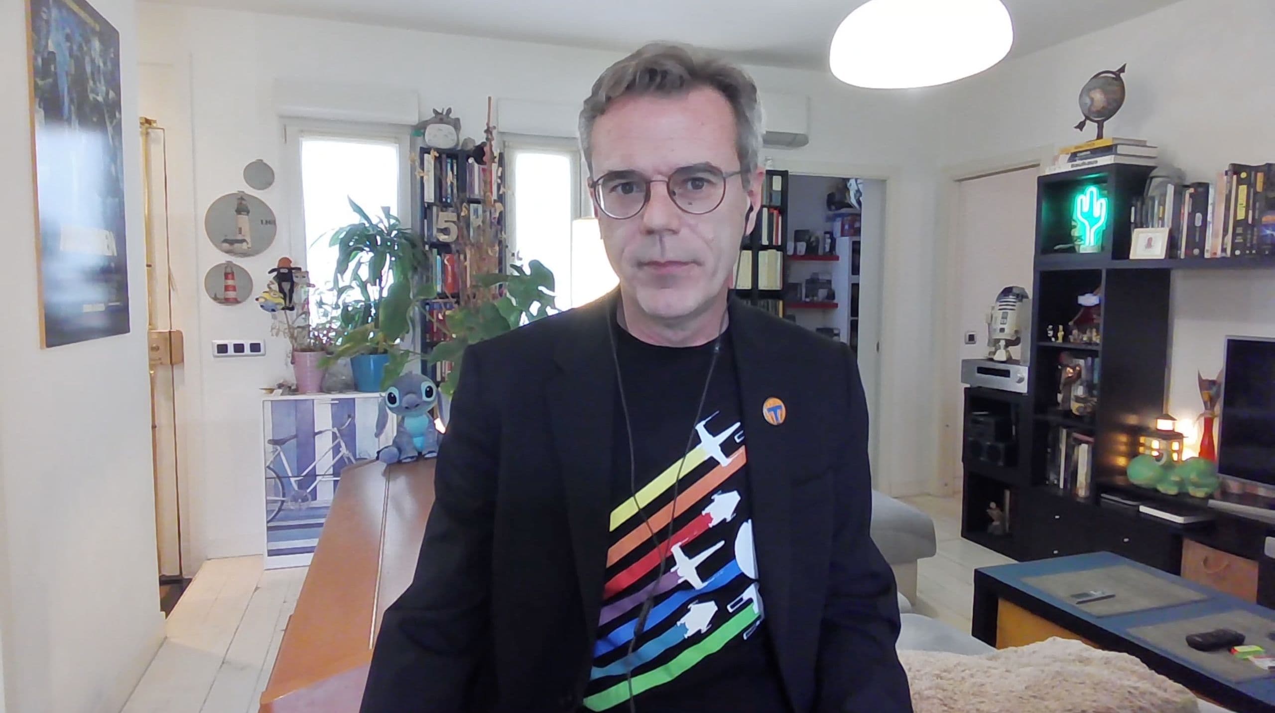 El periodista Pedro Vallín, durante la nueva edición de su video semanal 'La homilía'