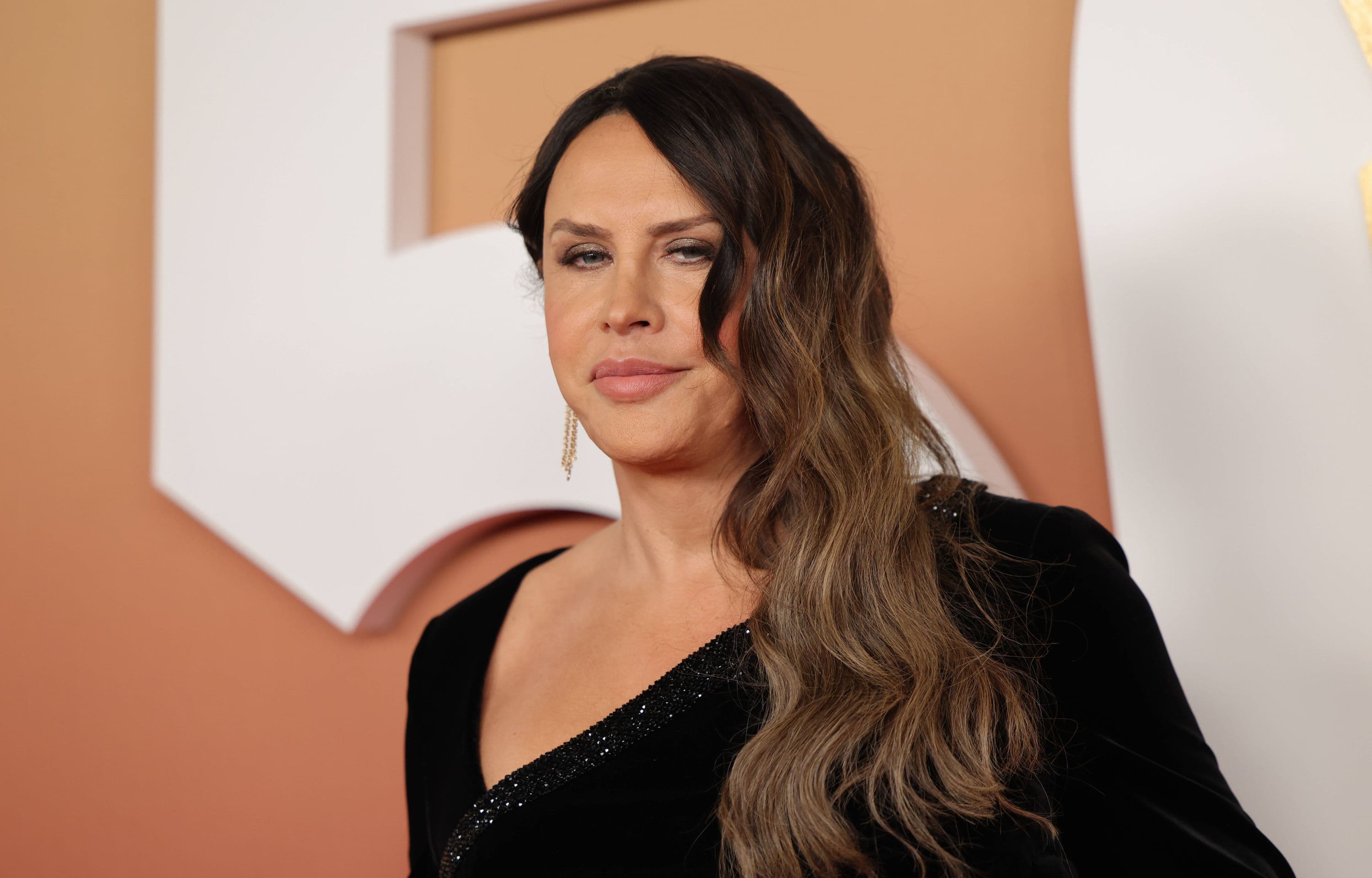 La actriz Karla Sofía Gascón en la alfombra roja de la gala 50 de los Premios César