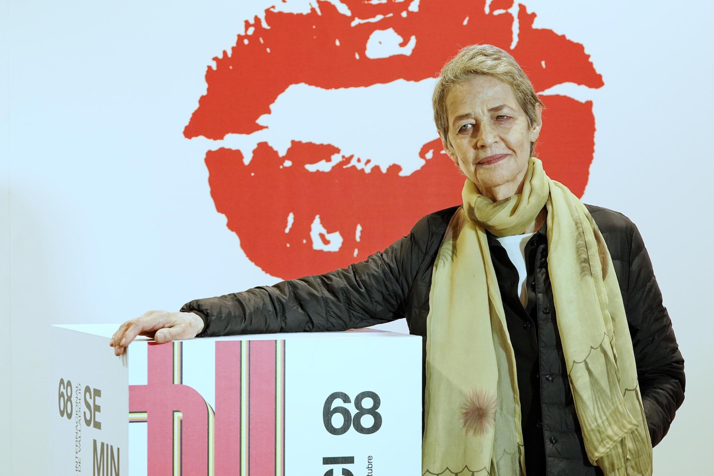 La actriz Charlotte Rampling, Espiga de Honor y protagonista de 'Juniper', posa en el photocall de la 68 Seminci