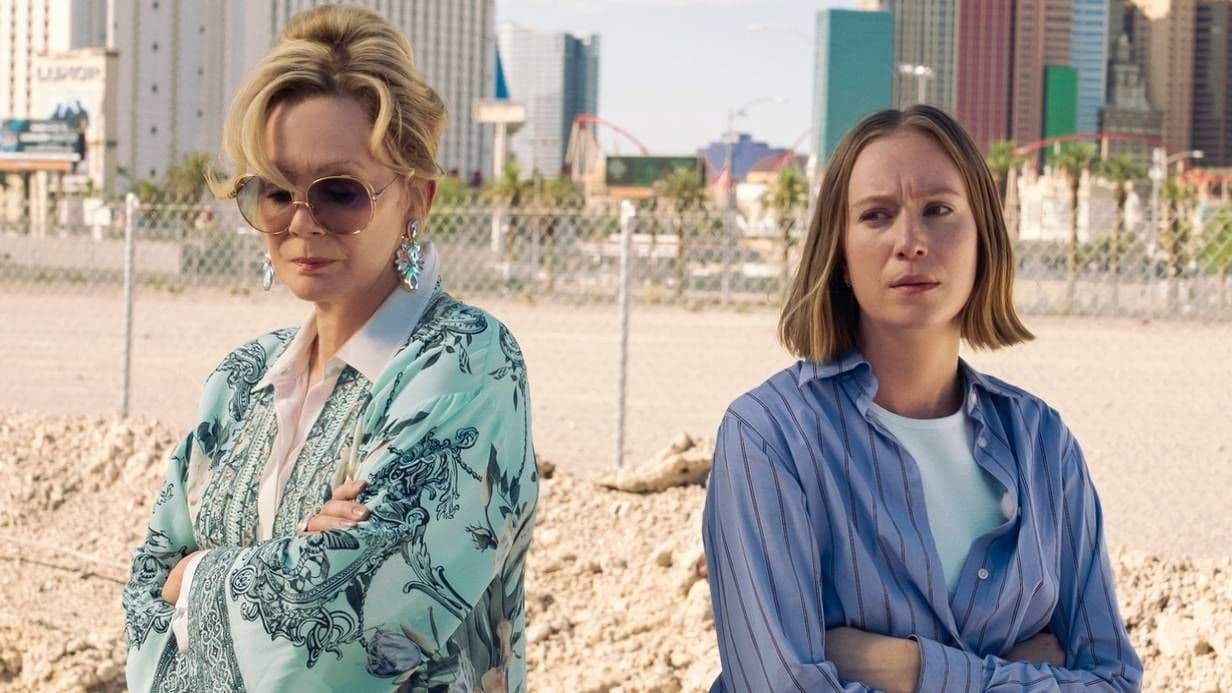 Jean Smart y Hannah Einbinder en una imagen de la cuarta temporada de 'Hacks'